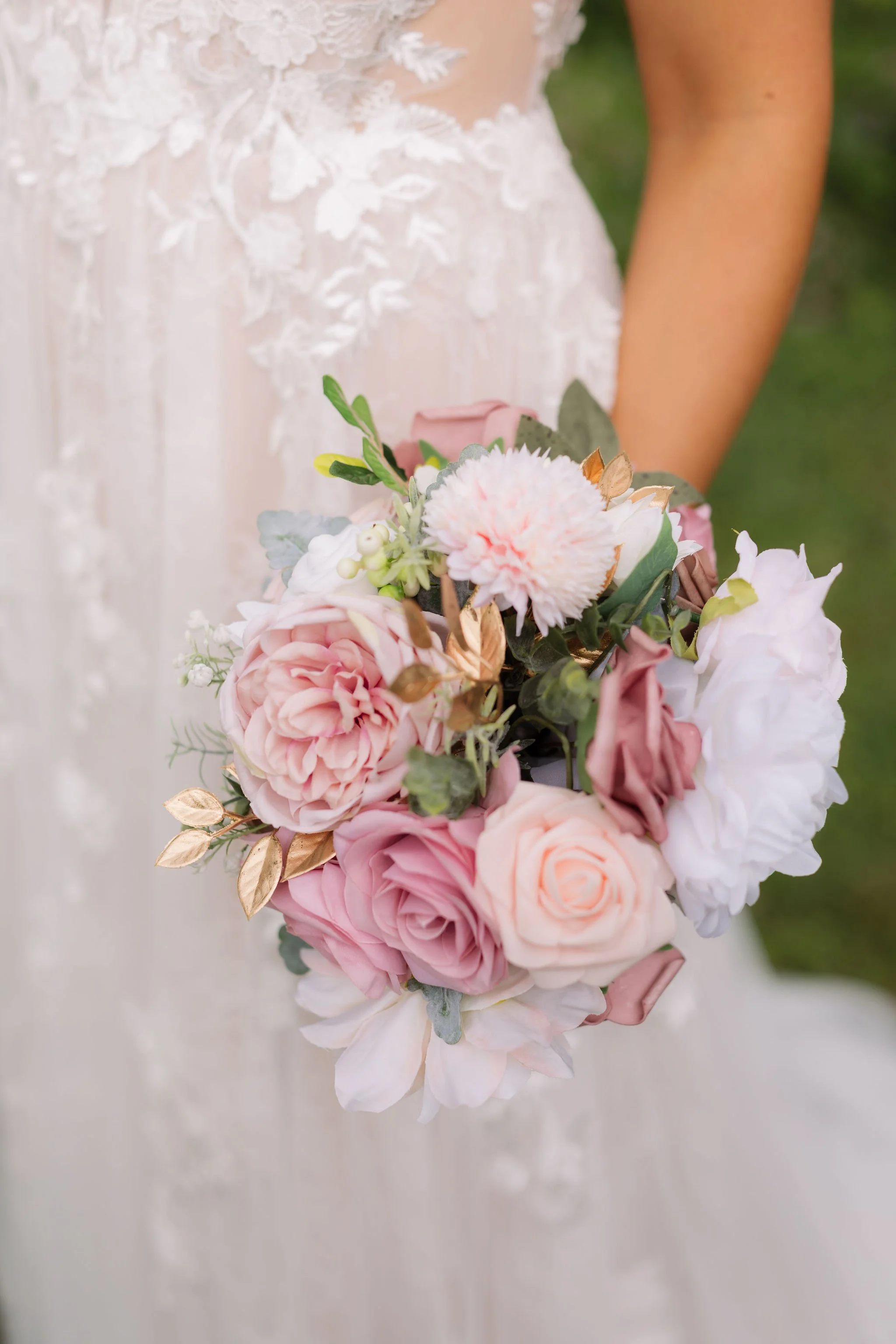 How-to-Decide-What's-Actually-Worth-Spending-Money-On-for-Your-Gatlinburg-Elopement