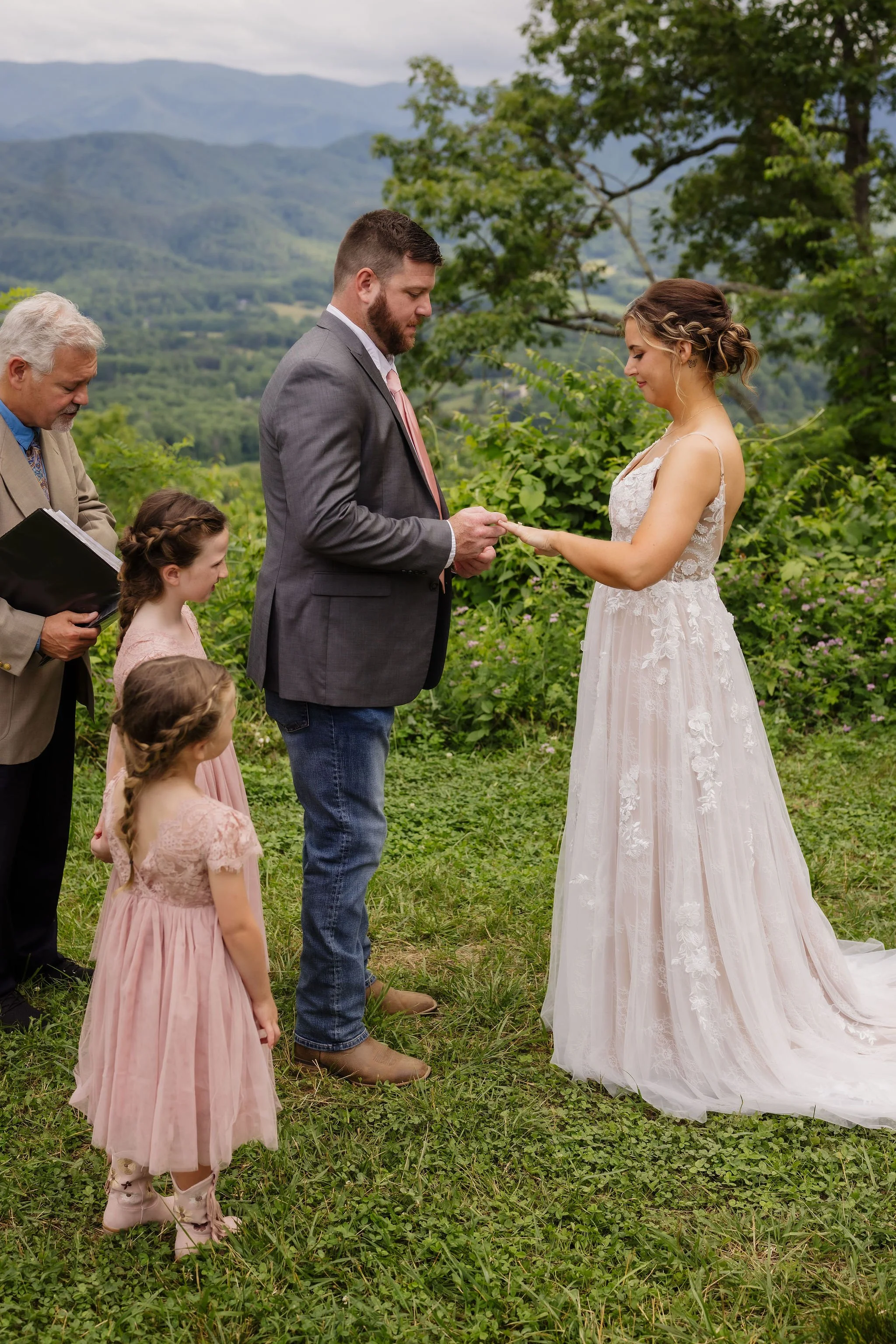 How-to-Decide-What's-Actually-Worth-Spending-Money-On-for-Your-Gatlinburg-Elopement