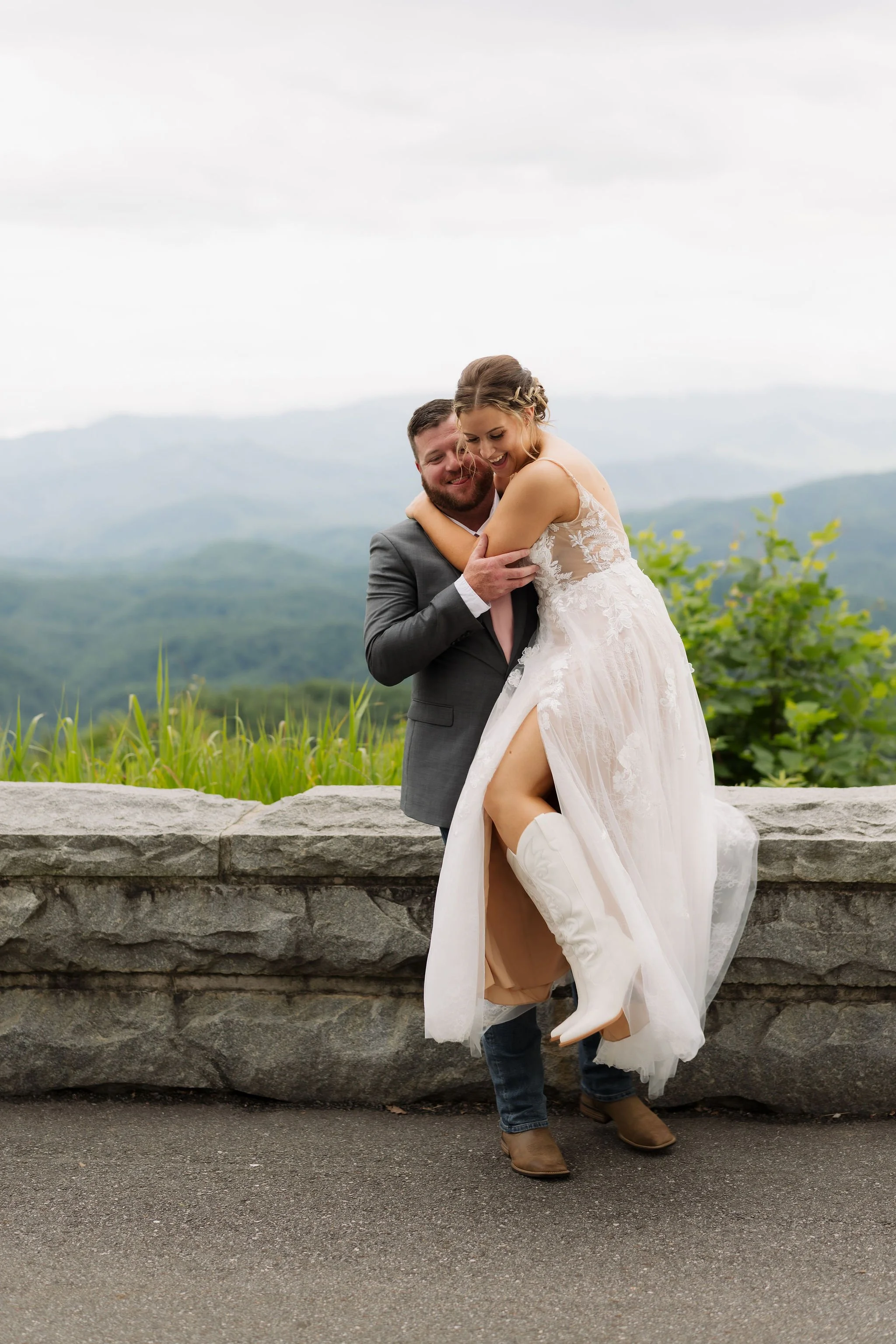 How-to-Decide-What's-Actually-Worth-Spending-Money-On-for-Your-Gatlinburg-Elopement