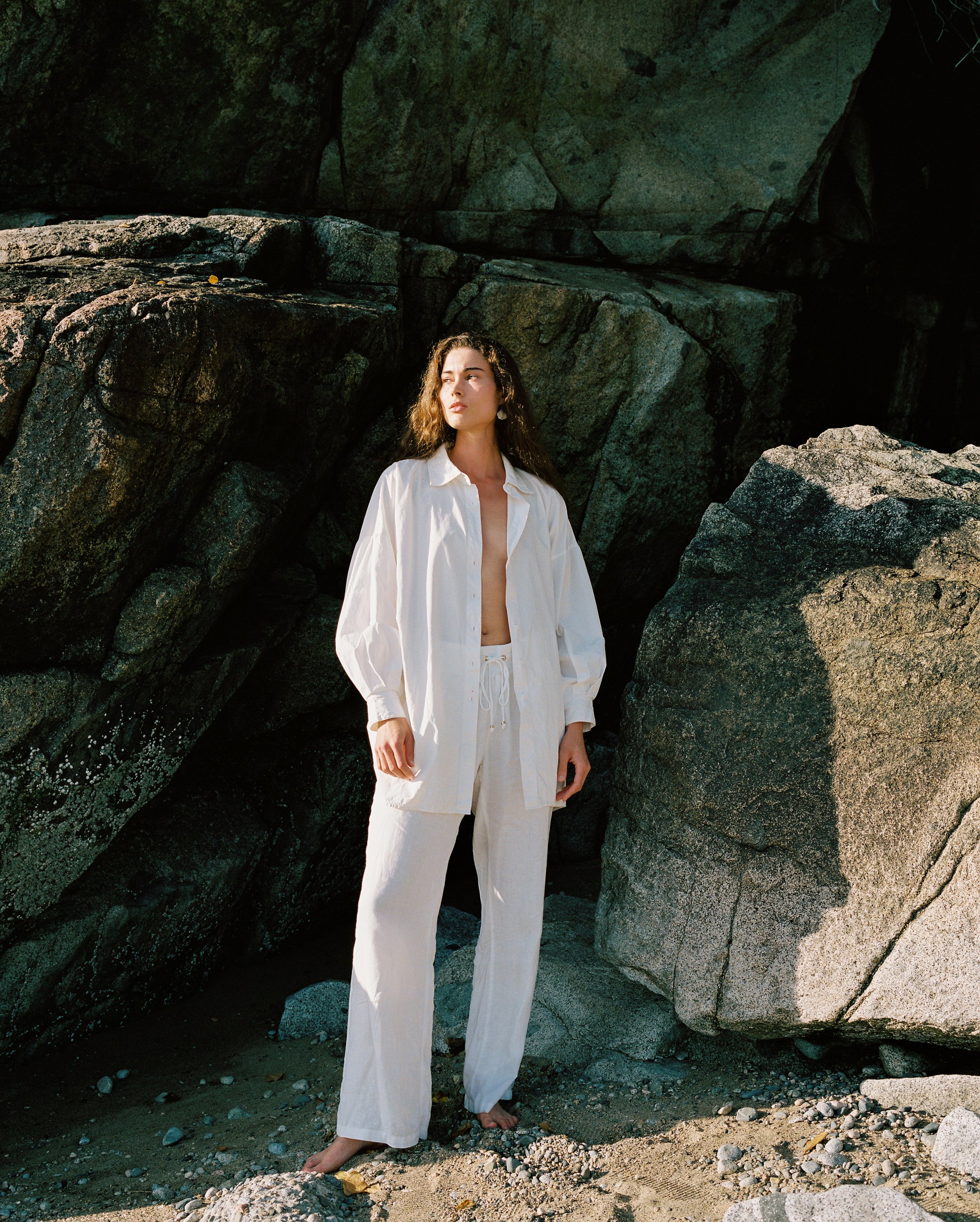 Morgyn-Sandy-Cove-Mamiya-7-9.jpg