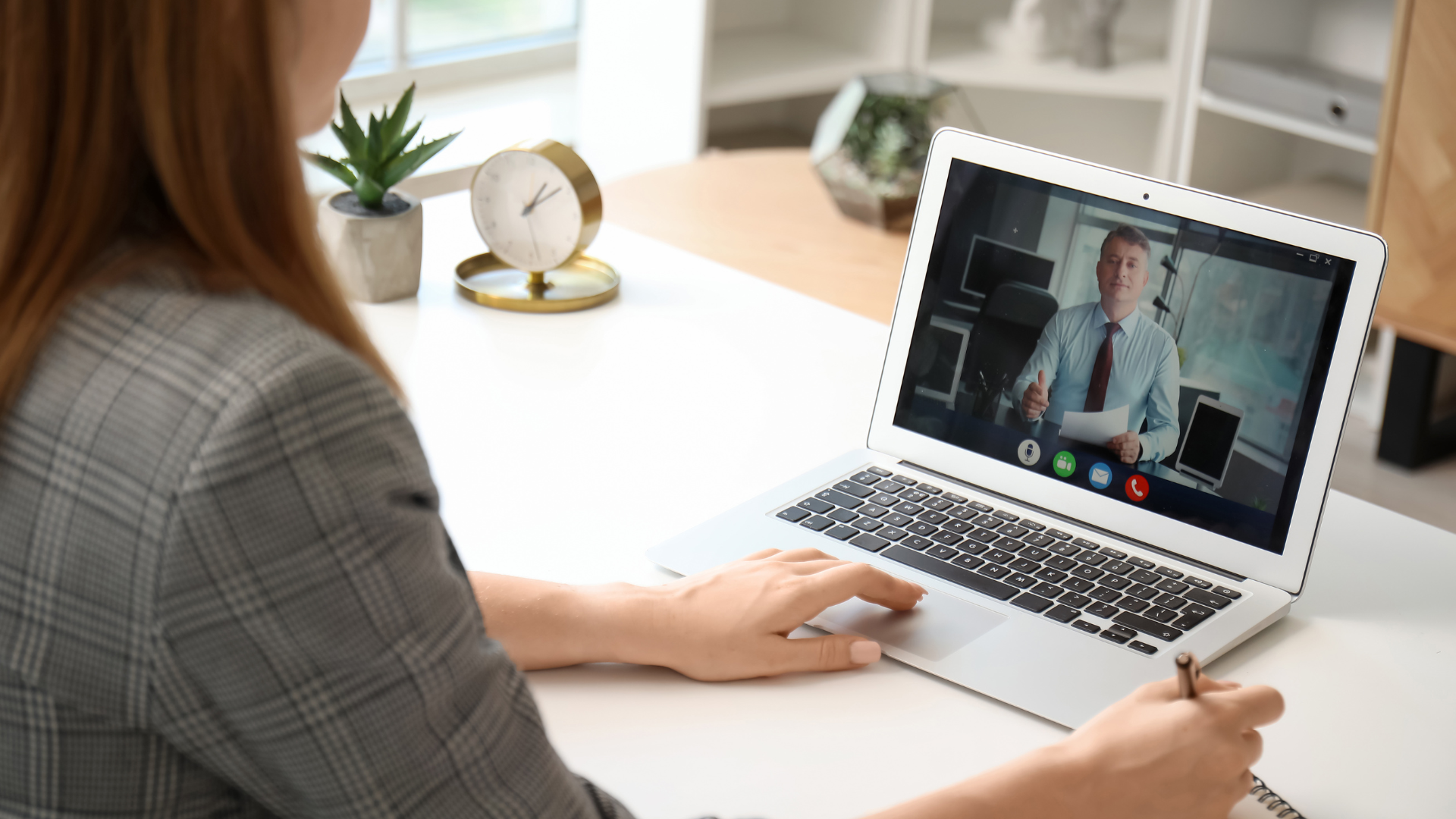 Remote Job Interview Tips: How to Impress Hiring Managers Online