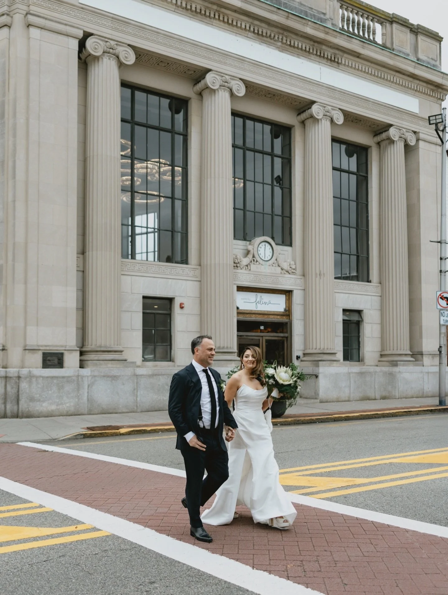 Lauren ✨

How gorgeous is our bride 😍

@reshare_app &bull; @antoniogual 

When you know, you know.
Antonio Gual bride Lauren chose the LP gown for her New Jersey wedding &mdash; a strapless architectural silhouette with a modern slit. Timeless, scul