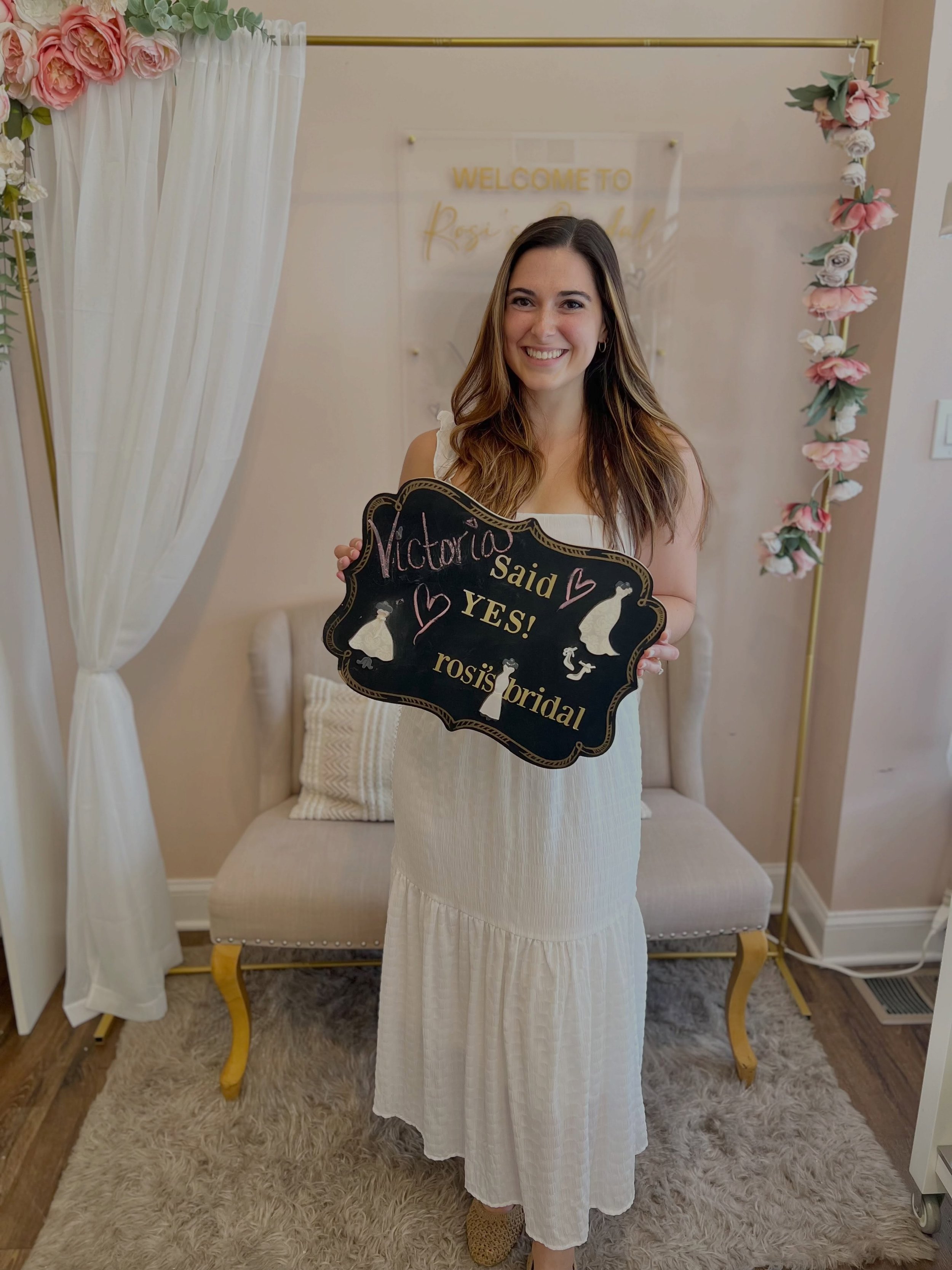 We had the best day with Victoria and her group! Lots of laughs, plenty of opinions, and the sweetest moments in between. 🥂👰🏻&zwj;♀️

She came in with a small group of the people she trusts most, and we got to make the appointment feel completely 