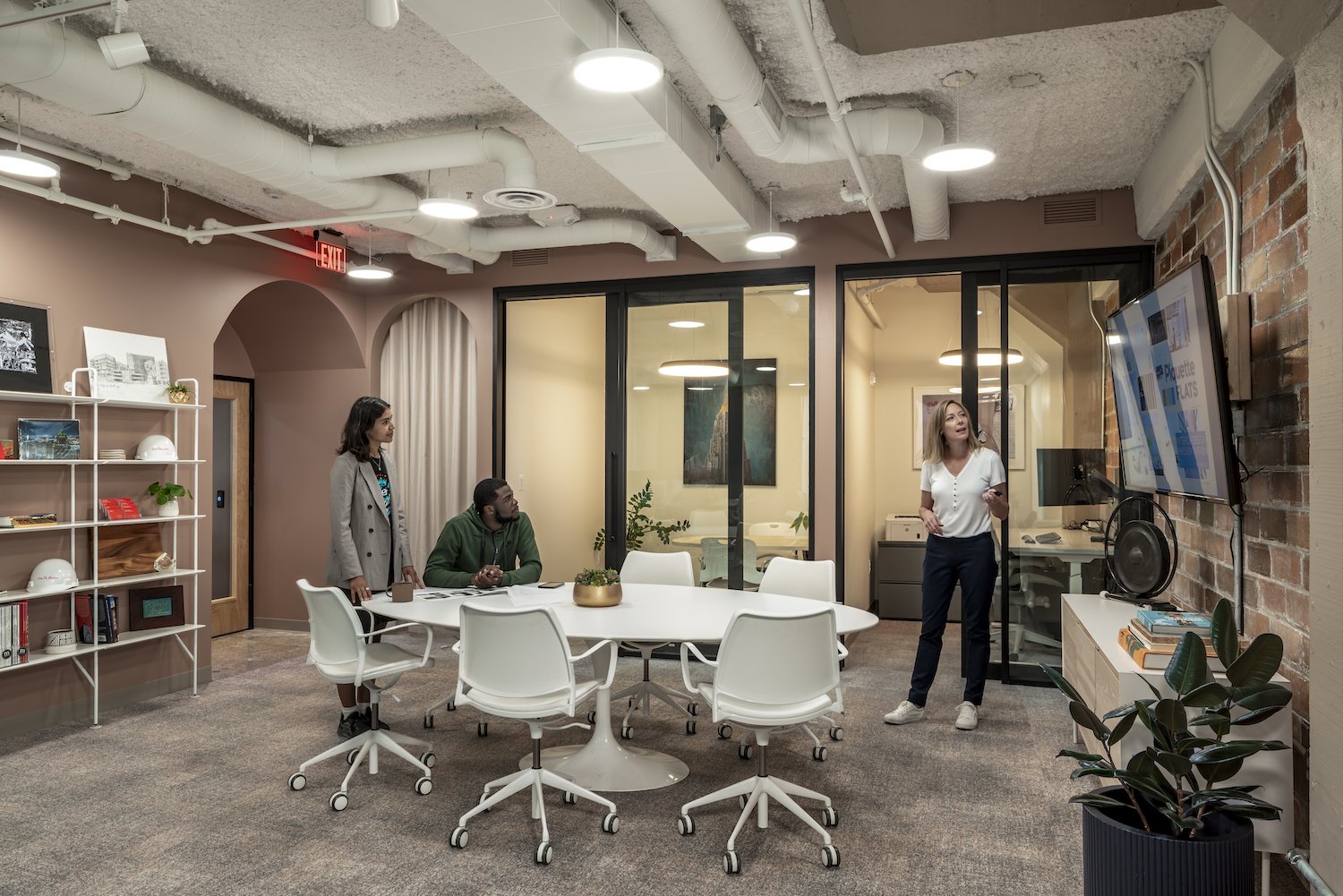 0002 Platform conf table LR.jpg