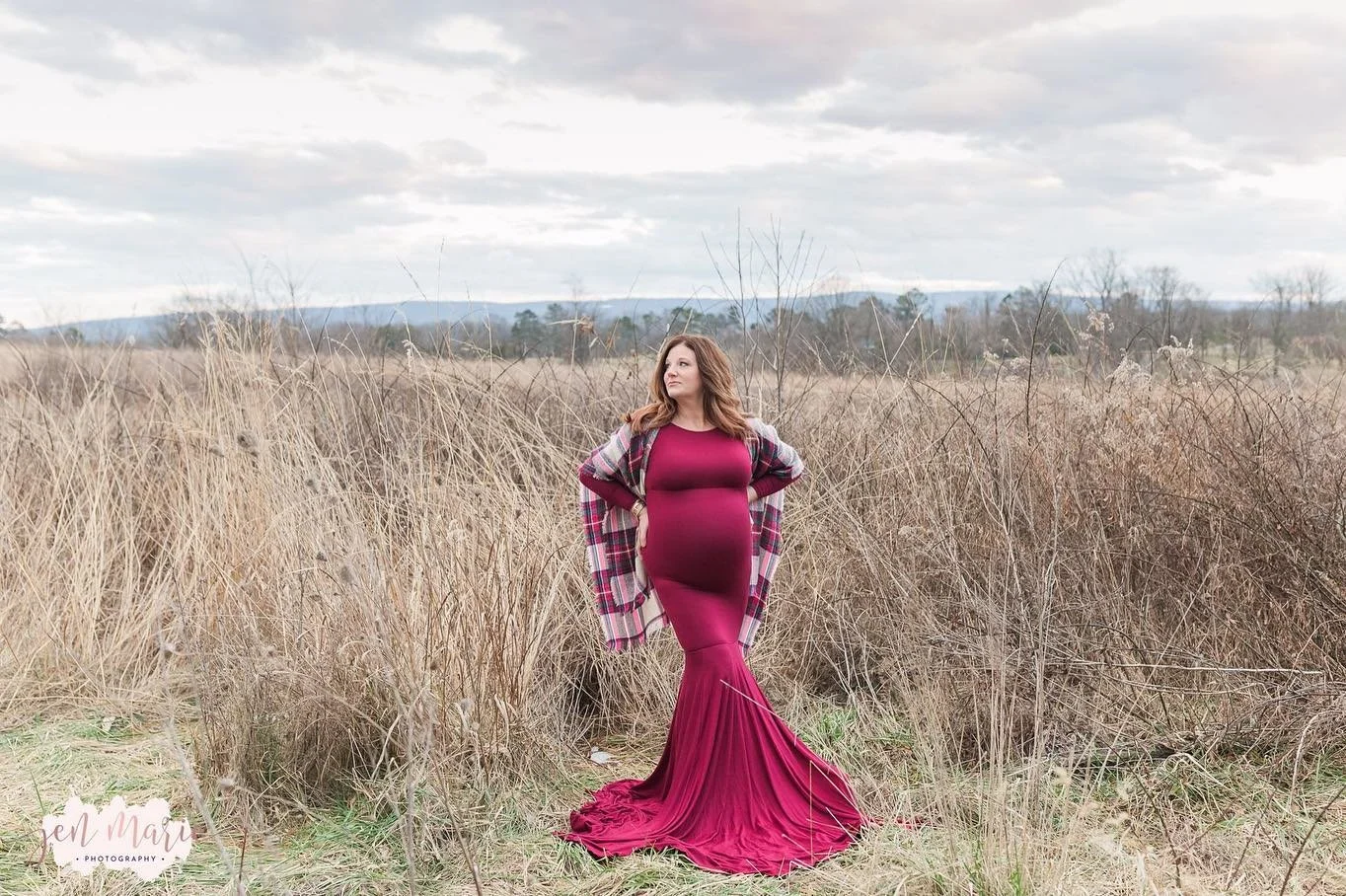 Elegant Maternity Photography That Celebrates the Miracle of Motherhood.