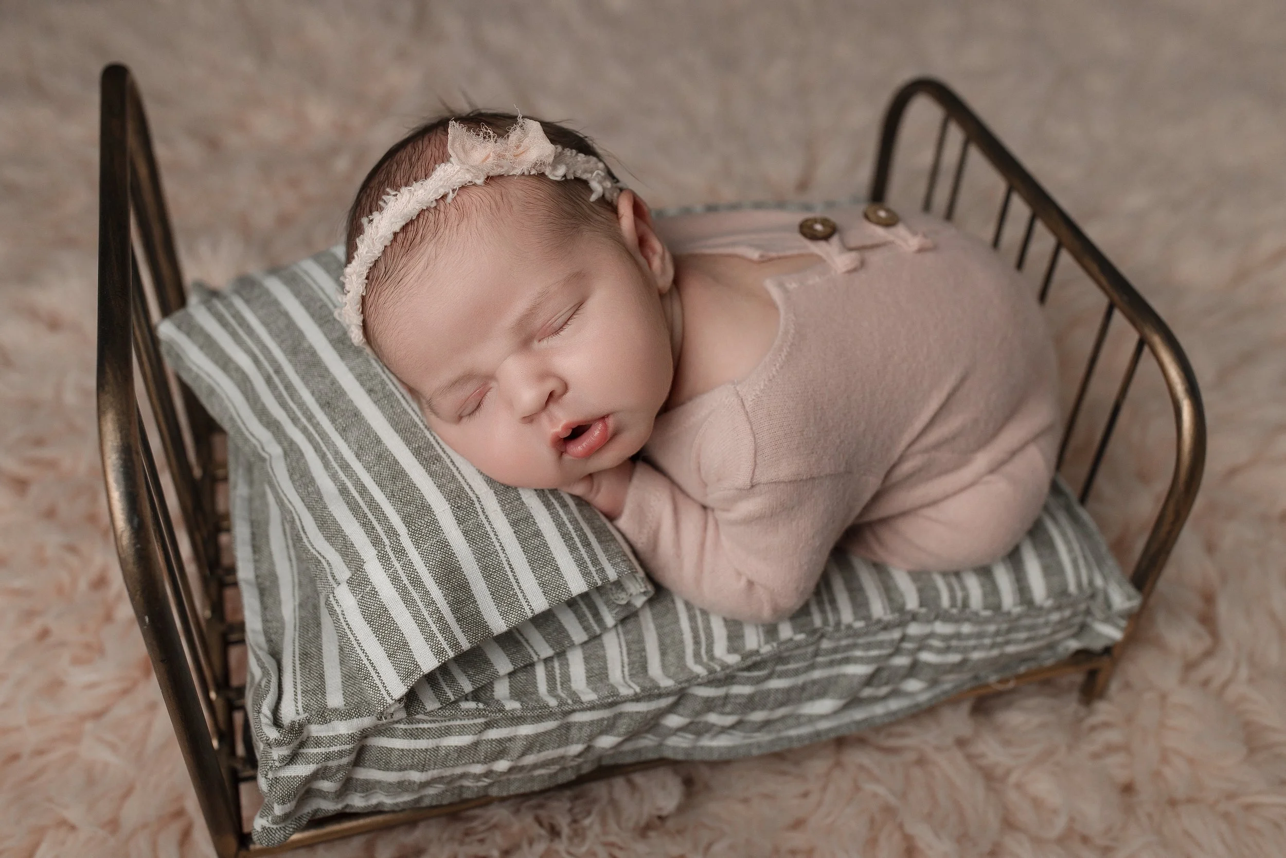 Tips and Tricks Guide to Help You Prepare for Your Newborn Photo Session!