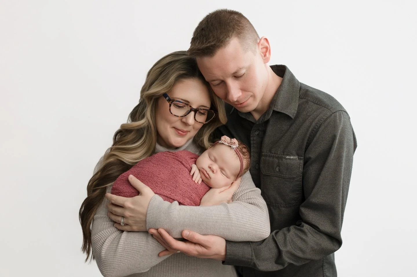 There&rsquo;s nothing quite like the joy of new beginnings ✨

This sweet family radiated pure happiness during their session &mdash; every smile, every snuggle, every tiny yawn filled the room with love. Capturing moments like these is such a reminde