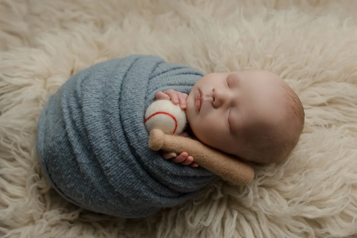 This little slugger knocked his newborn session right out of the park!⚾️

From tiny bats to the sweetest baseball dreams, he&rsquo;s already stealing hearts one swing at a time. Welcome to the team, rookie! 💙

#Newborn #NewbornPhotographer #FamilyPh
