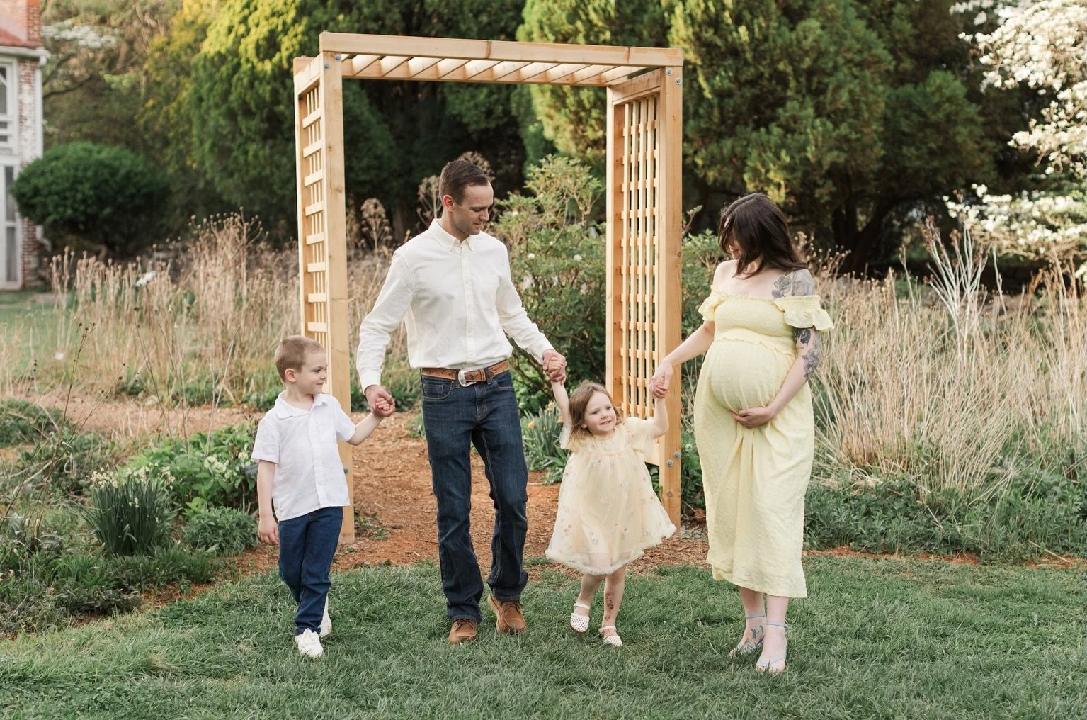 Prefer to have your maternity session outside?

No worries, we&rsquo;re happy to schedule this. Outside maternity sessions can be wonderful capture this time of year with all the trees being back in bloom, all the spring flower gardens, and the water