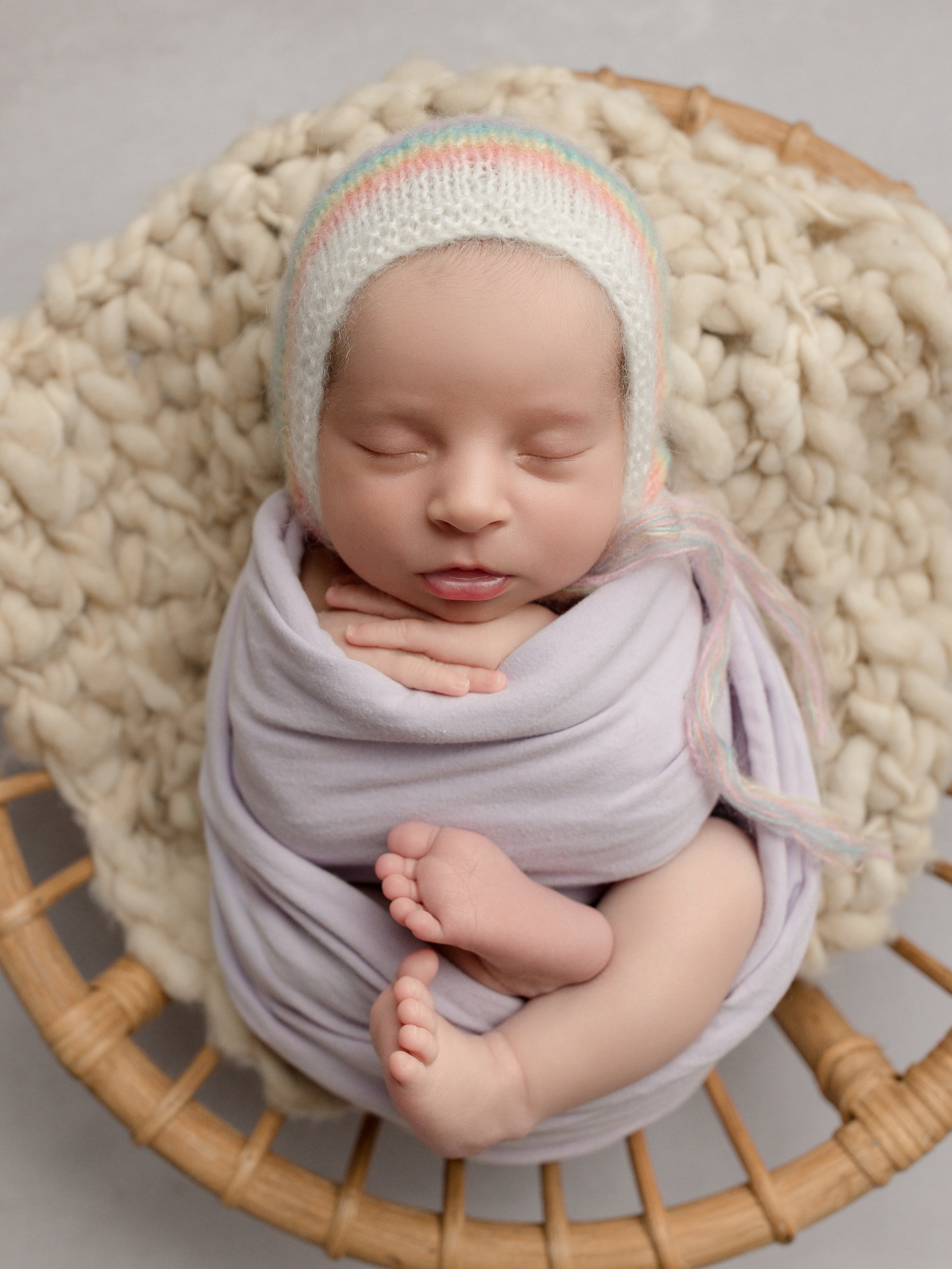 So sweet. So pure. and soo&hellip;. sleepy 😴

It&rsquo;s tough work being a newborn, so they have to rest up to keep being the cute little ones that they are ☺️

Friendly reminder, we&rsquo;re getting close to booking up for the summer. I have limit