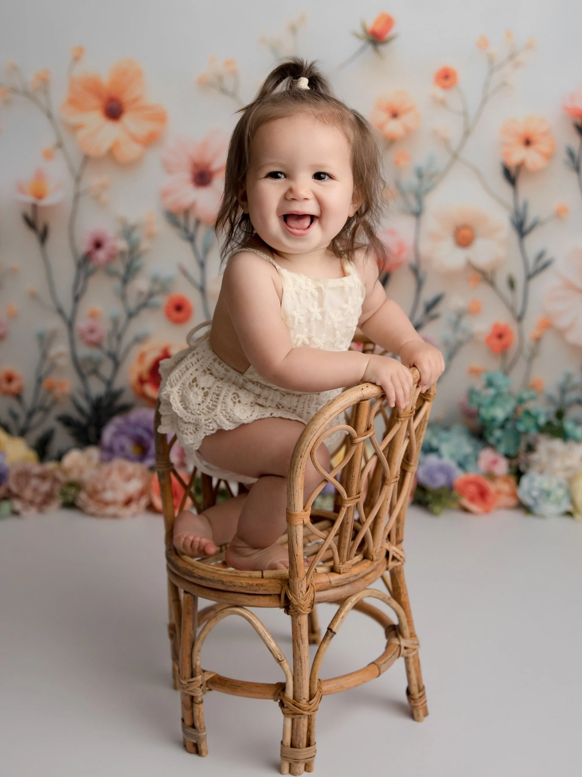 She is so wONEderful ✨

Absolutely loved capturing these first year photos of this little one. She had so much fun capturing these moments and had all the smiles for the session!

#Newbornphotography #NewbornPhotographer #FamilyPhotography #FamilyPho
