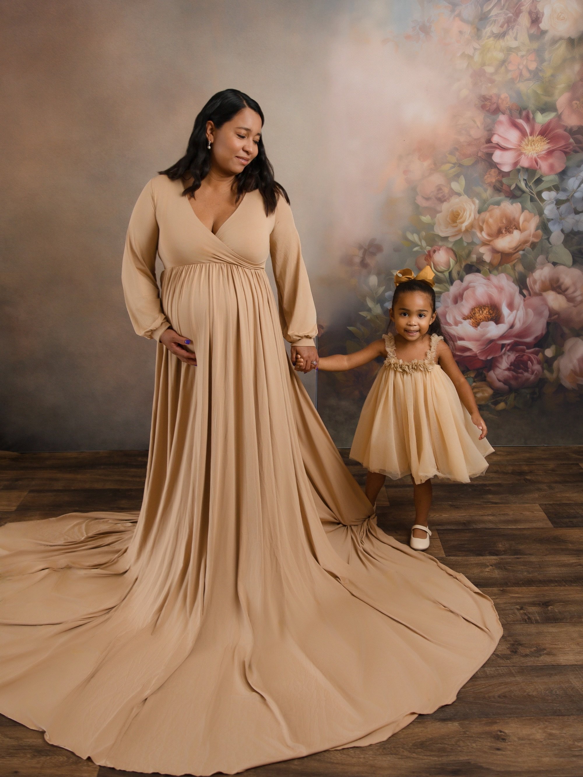 It&rsquo;s always a sweet memory to add your little on to your maternity session so you can remember each stage of your life and motherhood 🩷

#MaternityPhotographer #Maternity #Newbornphotography #FamilyPhotography #FamilyPhotographer