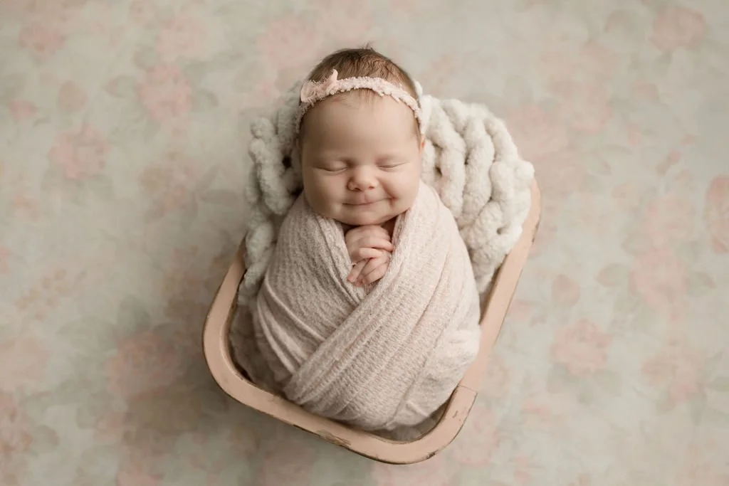 Professional Newborn & Maternity Photographer located near Middletown, Virginia