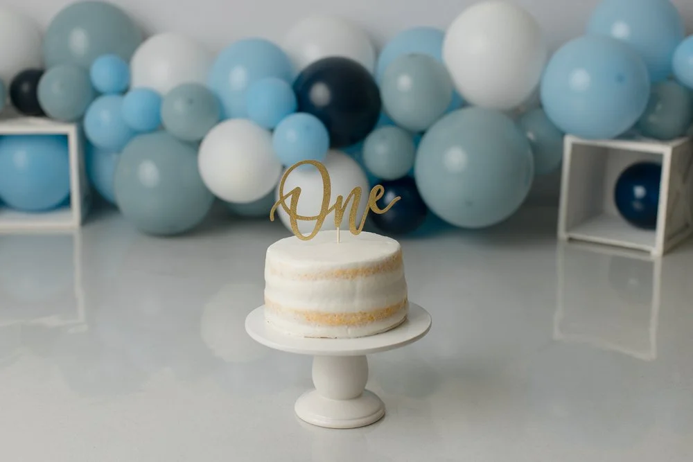 Middletown, Virginia Birthday Photographer with custom balloon backdrops