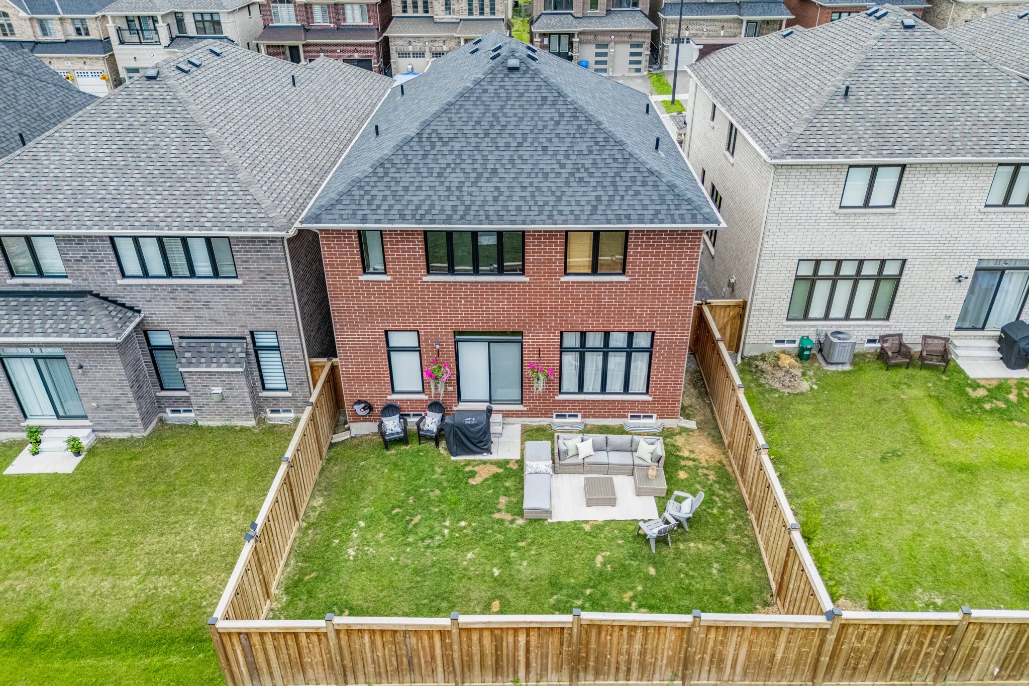 15-Ainslie-Hill-Crescent-Sutton-Web-MLS-20.jpg
