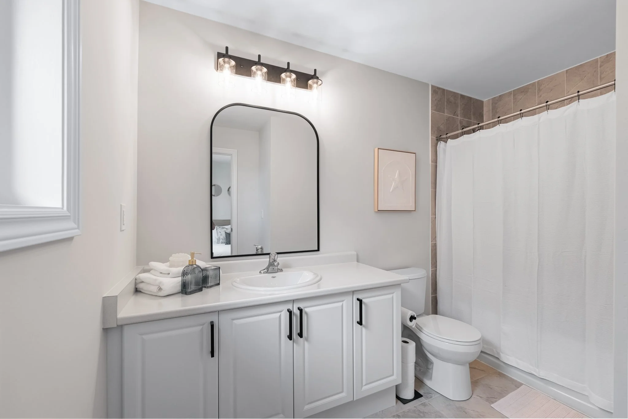 15-Ainslie-Hill-Crescent-Georgina-Web-MLS-51.jpg