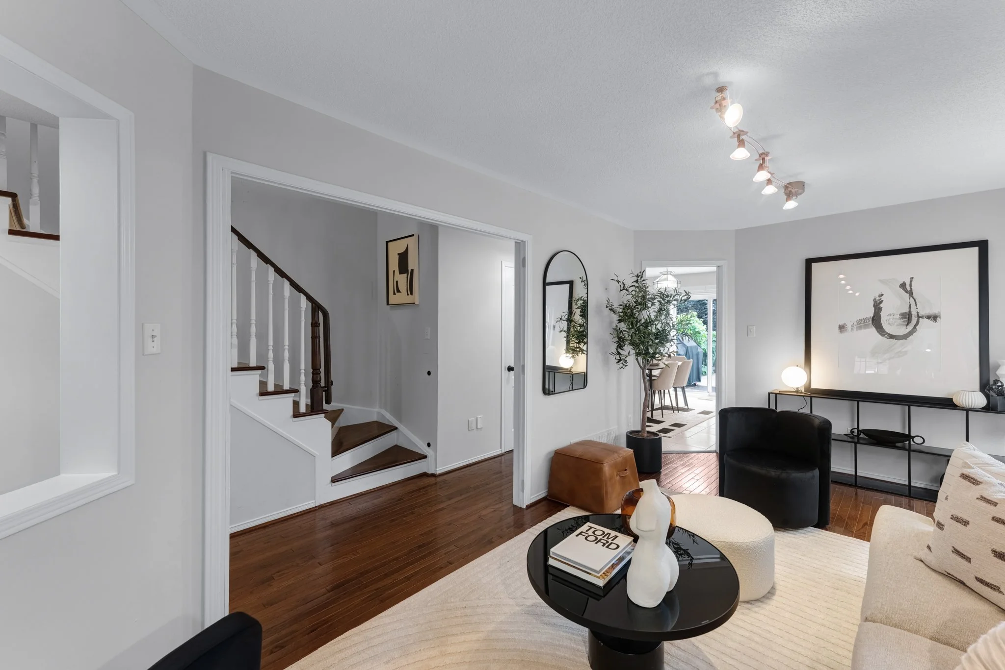 478-Heddle-Crescent-Newmarket-Web-MLS-12.jpg