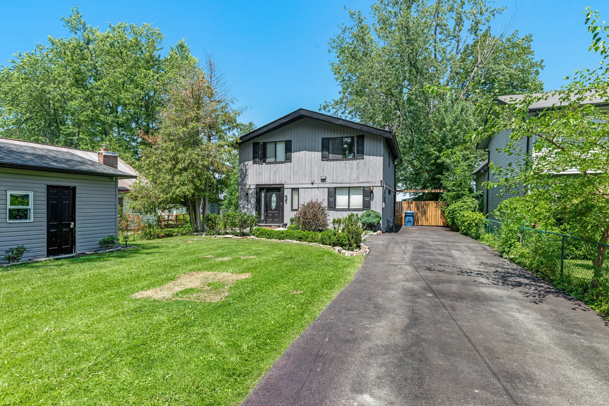 126-Moores-Beach-Road-Georgina-Web-MLS-10.jpg