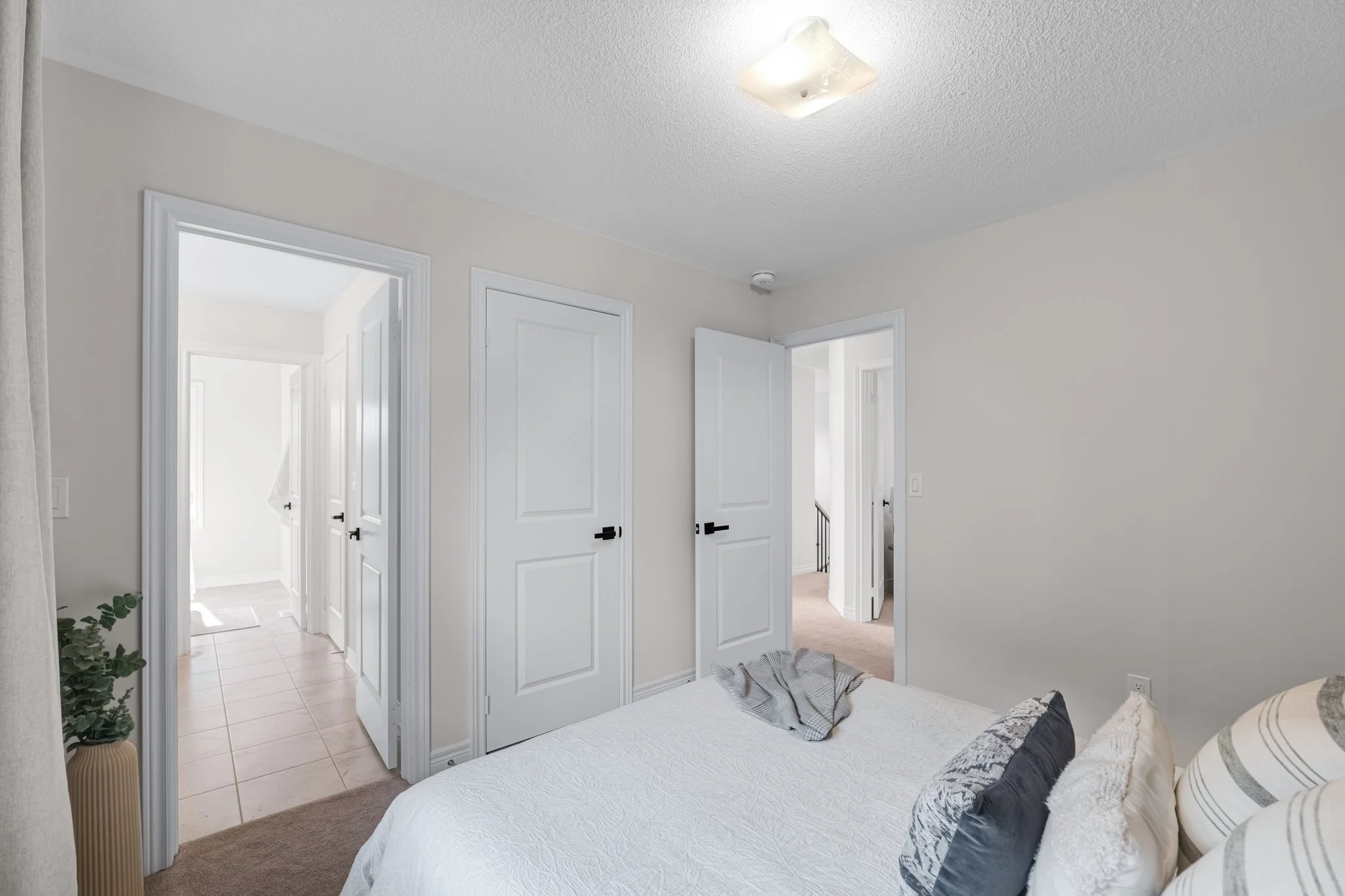 15-Ainslie-Hill-Crescent-Georgina-Web-MLS-48.jpg