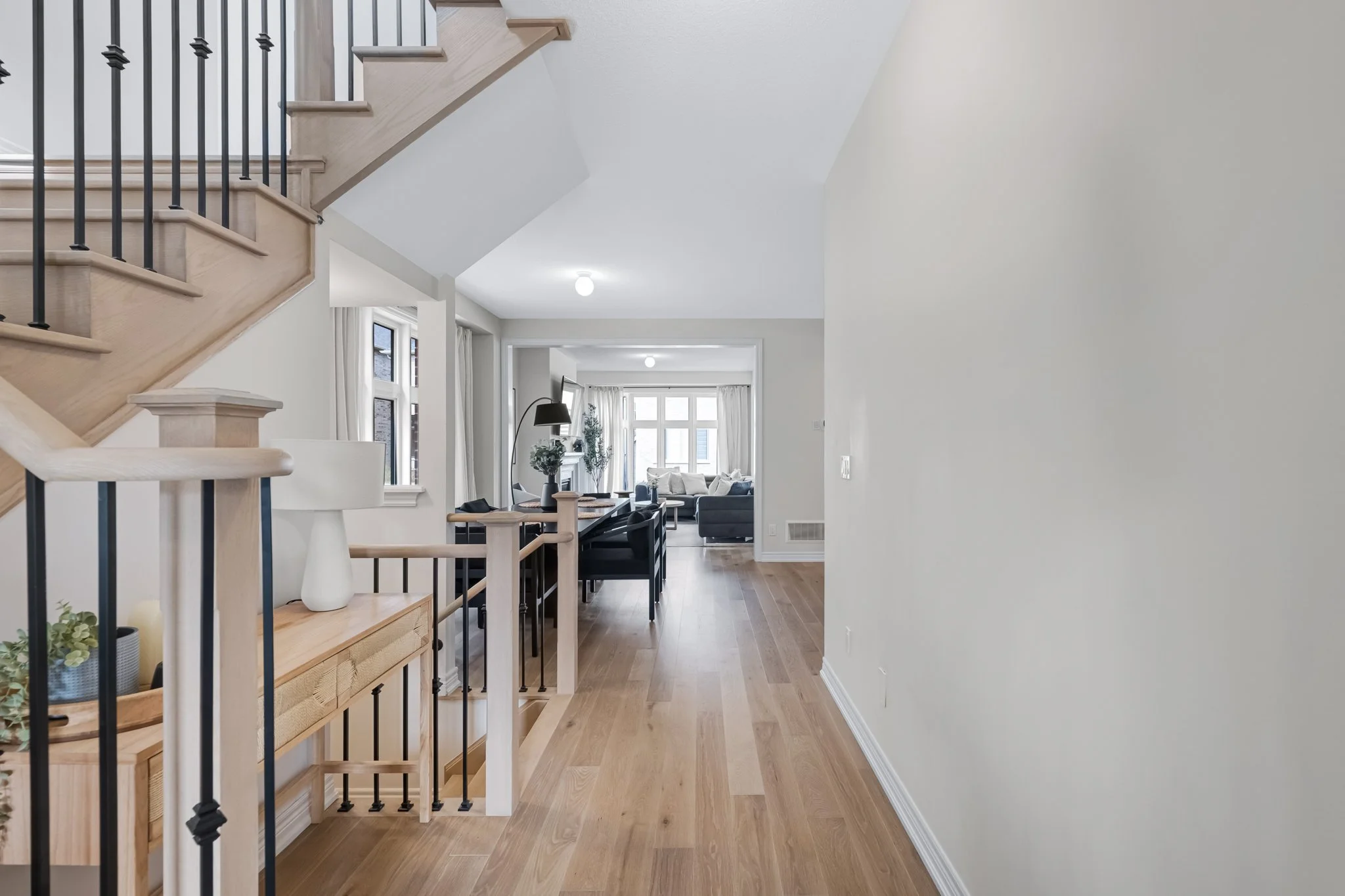 15-Ainslie-Hill-Crescent-Georgina-Web-MLS-11.jpg