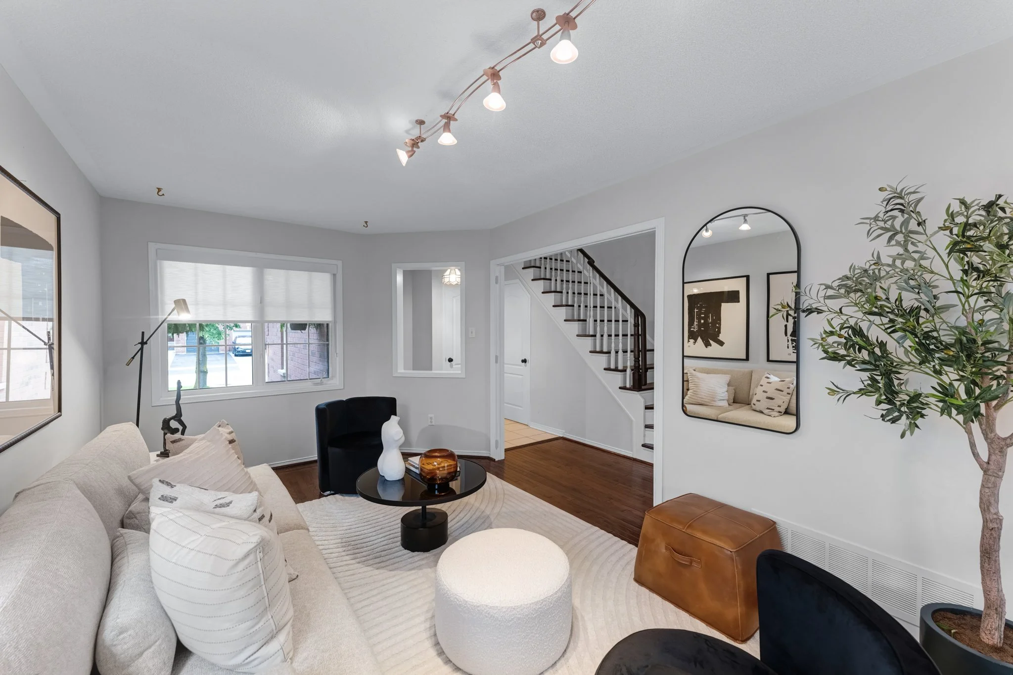 478-Heddle-Crescent-Newmarket-Web-MLS-11.jpg