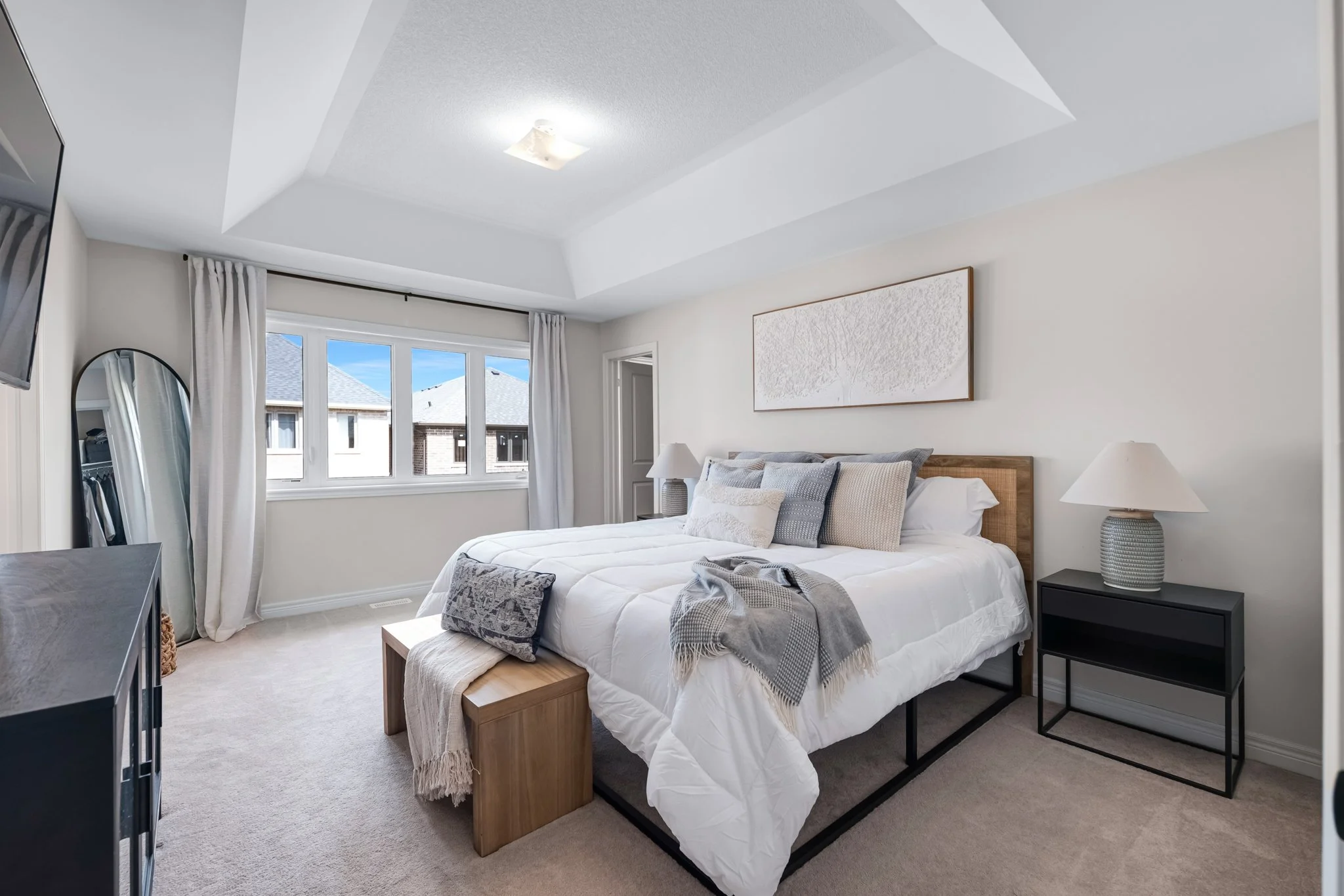 15-Ainslie-Hill-Crescent-Georgina-Web-MLS-35.jpg