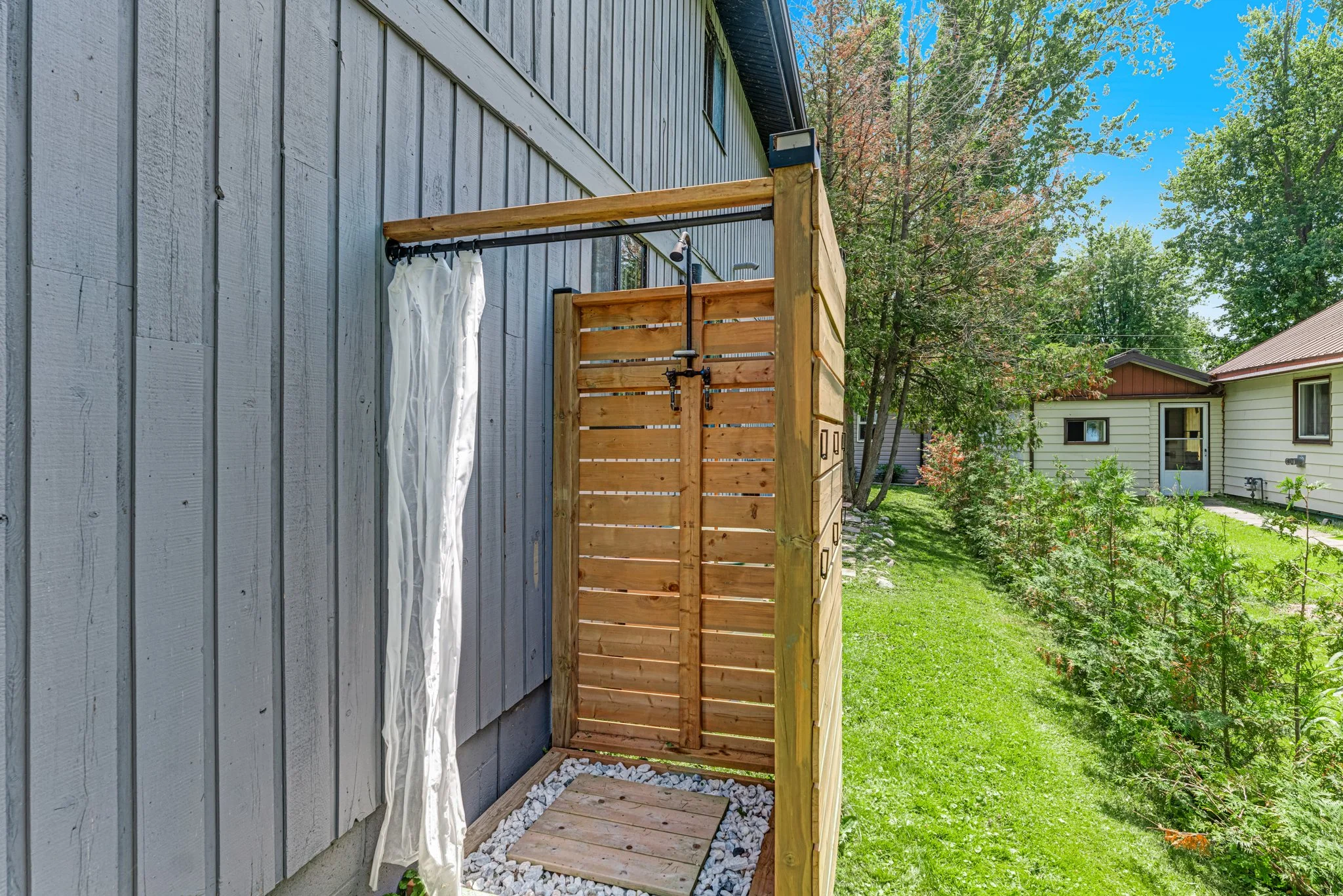 126-Moores-Beach-Road-Georgina-Web-MLS-71.jpg