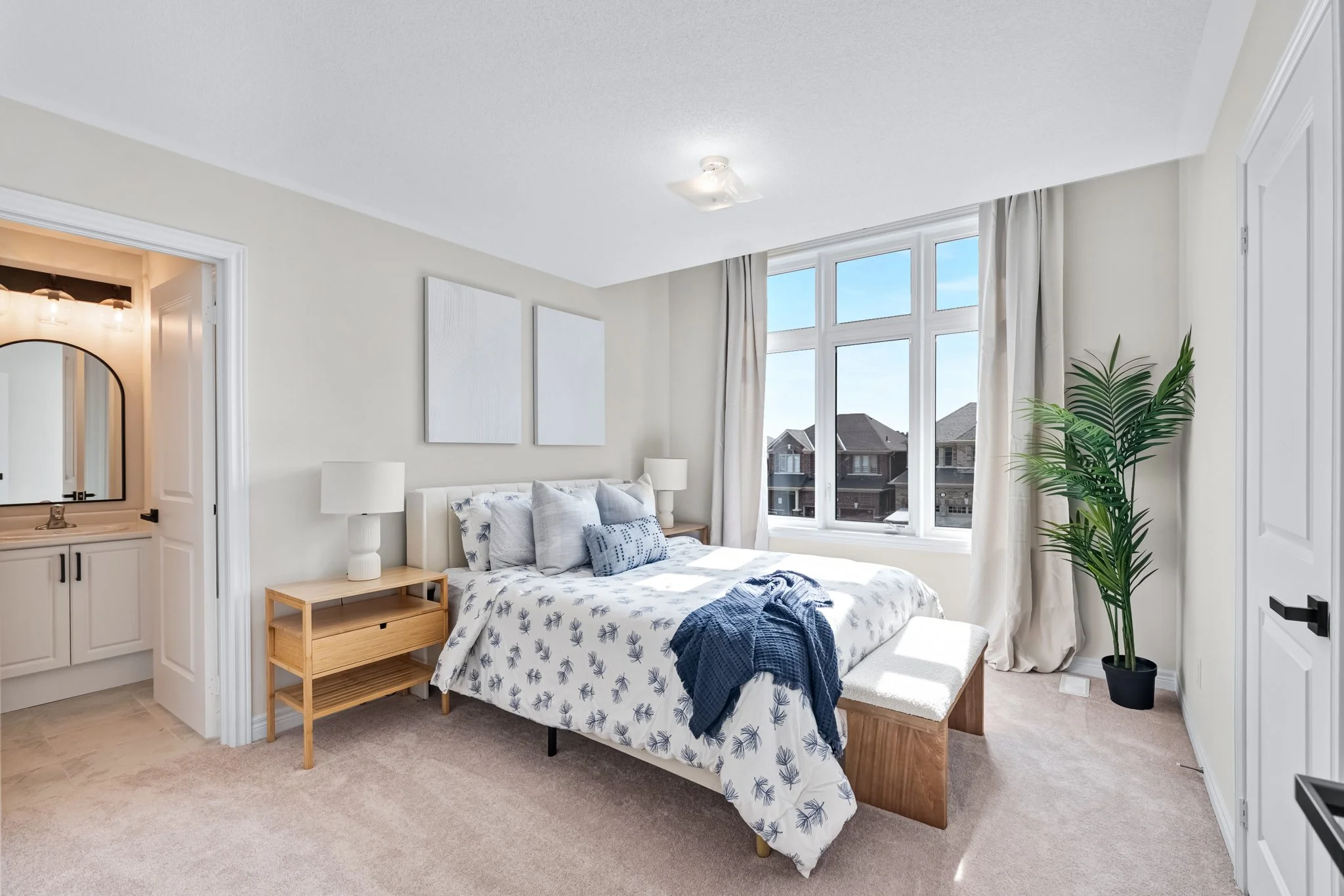 15-Ainslie-Hill-Crescent-Georgina-Web-MLS-43.jpg