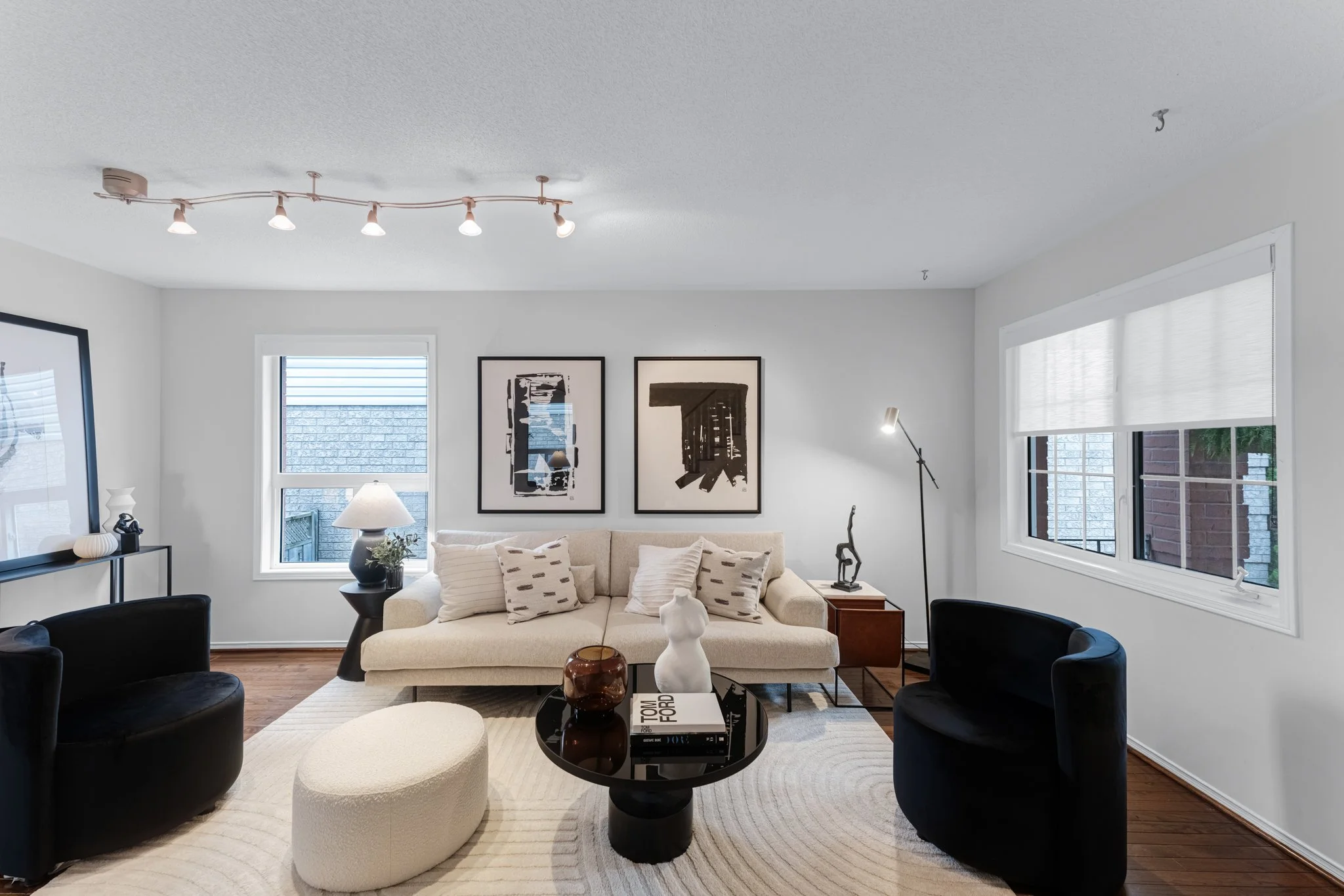 478-Heddle-Crescent-Newmarket-Web-MLS-9.jpg
