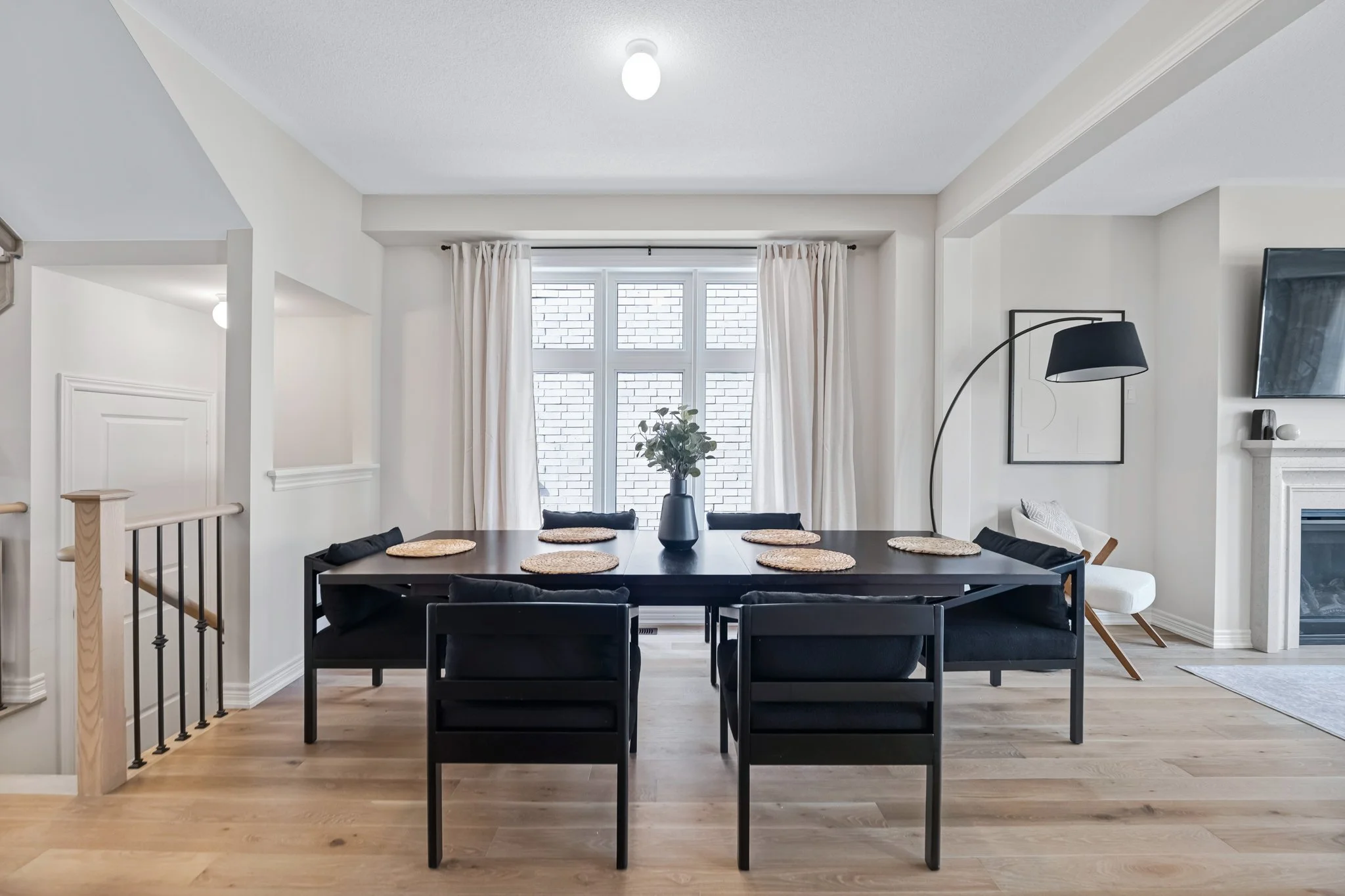 15-Ainslie-Hill-Crescent-Georgina-Web-MLS-13.jpg