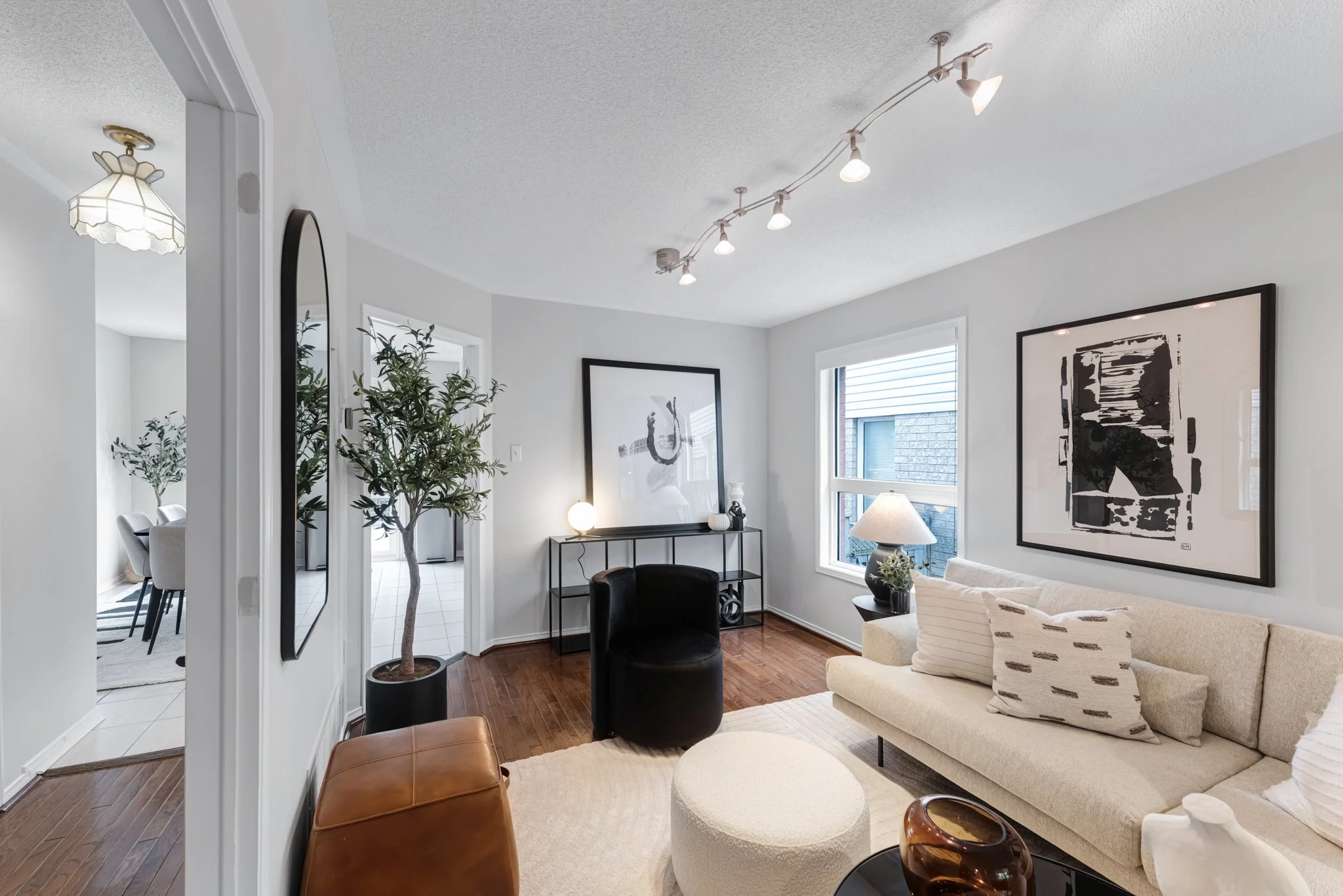 478-Heddle-Crescent-Newmarket-Web-MLS-10.jpg