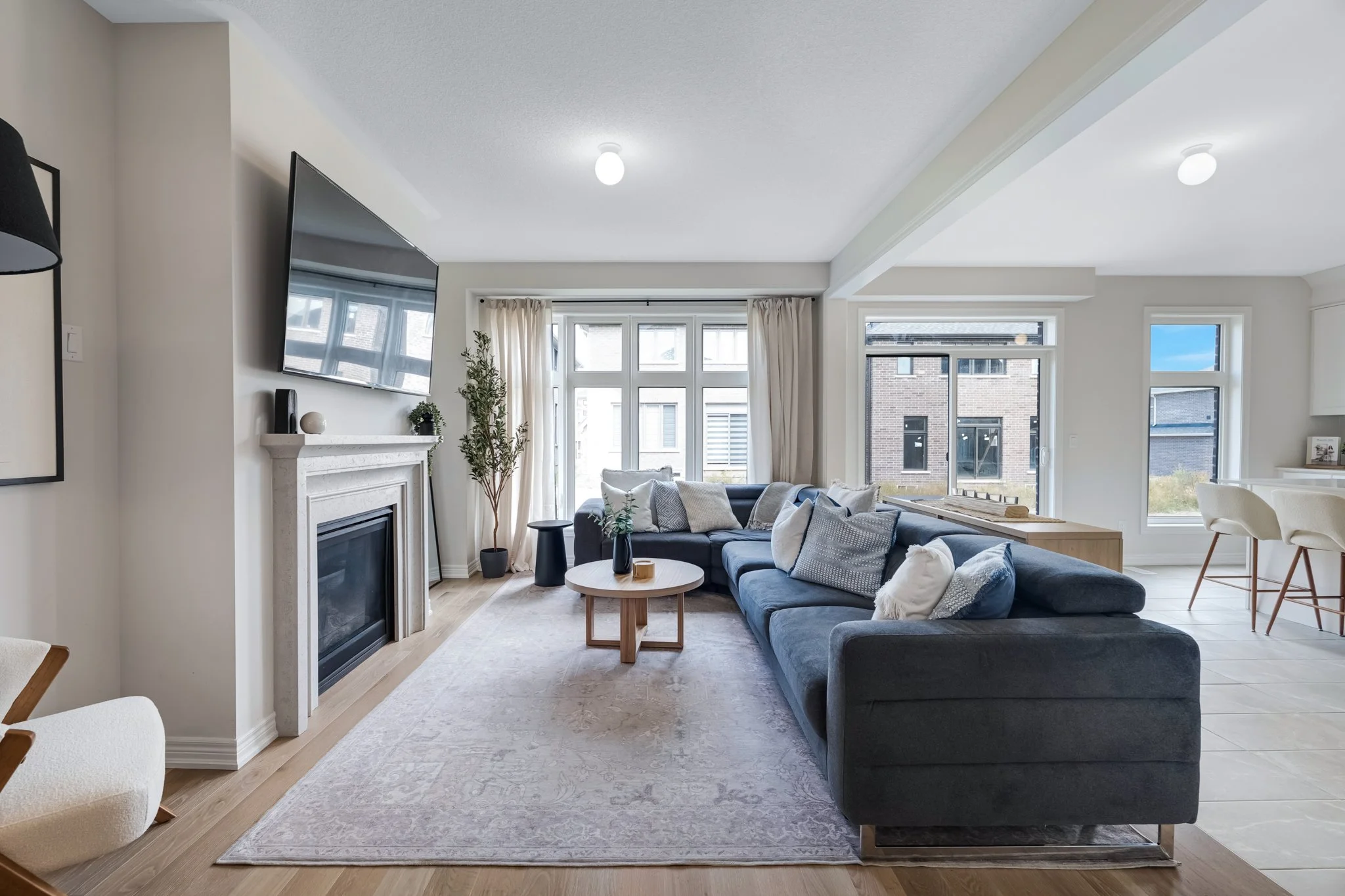 15-Ainslie-Hill-Crescent-Georgina-Web-MLS-15.jpg