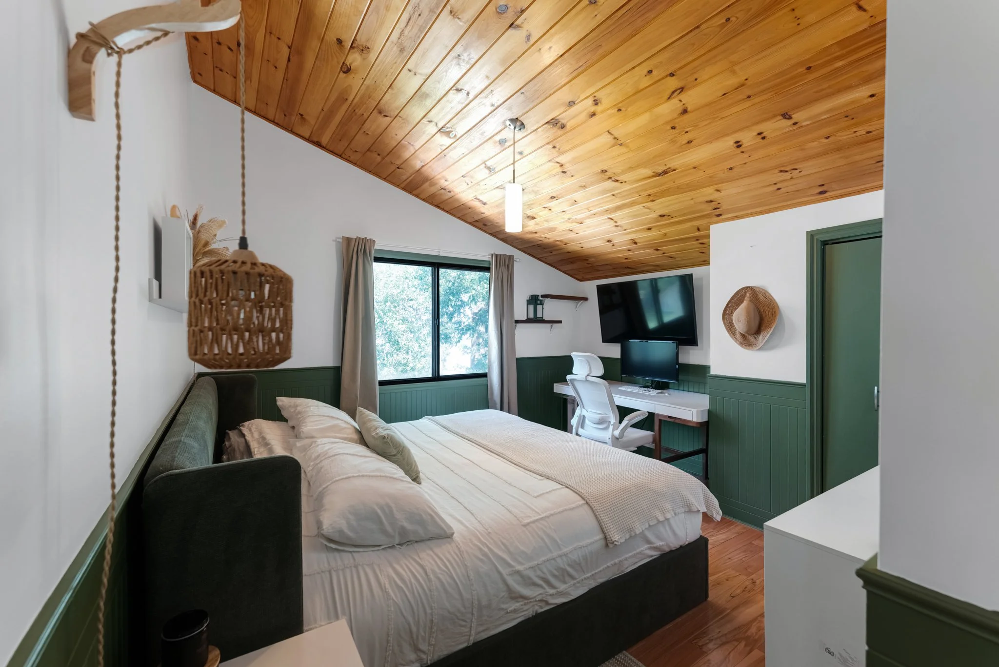 126-Moores-Beach-Road-Georgina-Web-MLS-42.jpg