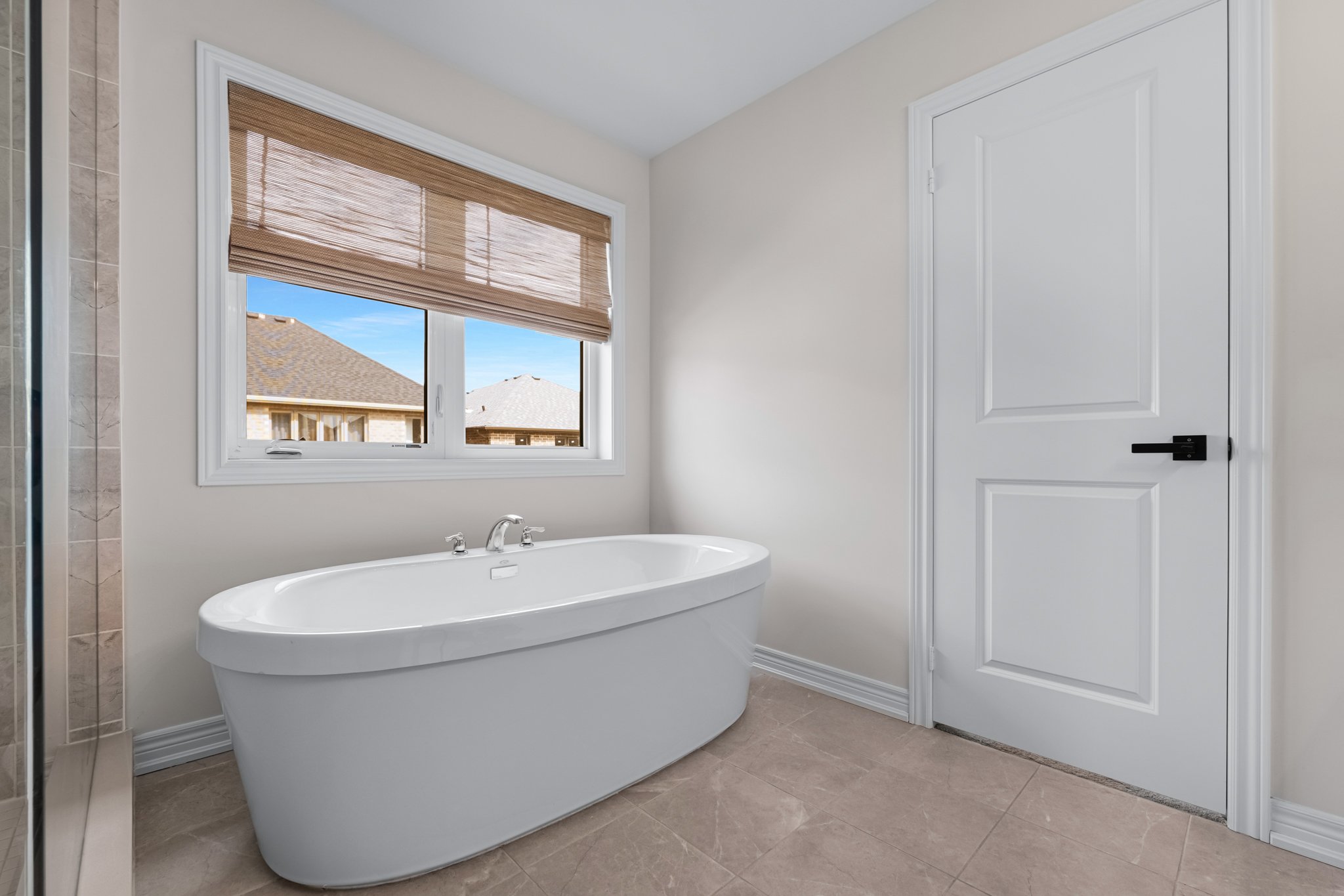 15-Ainslie-Hill-Crescent-Georgina-Web-MLS-40.jpg