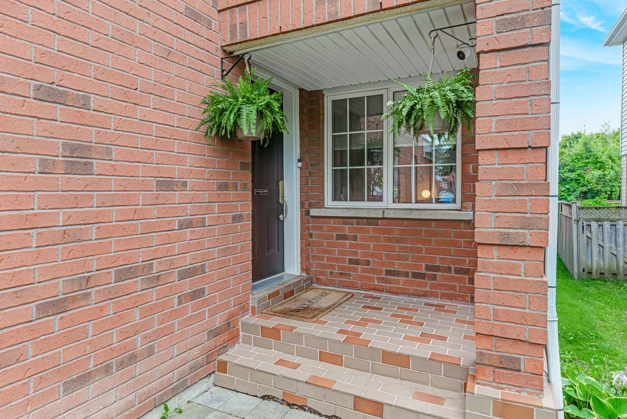 478-Heddle-Crescent-Newmarket-Web-MLS-5.jpg