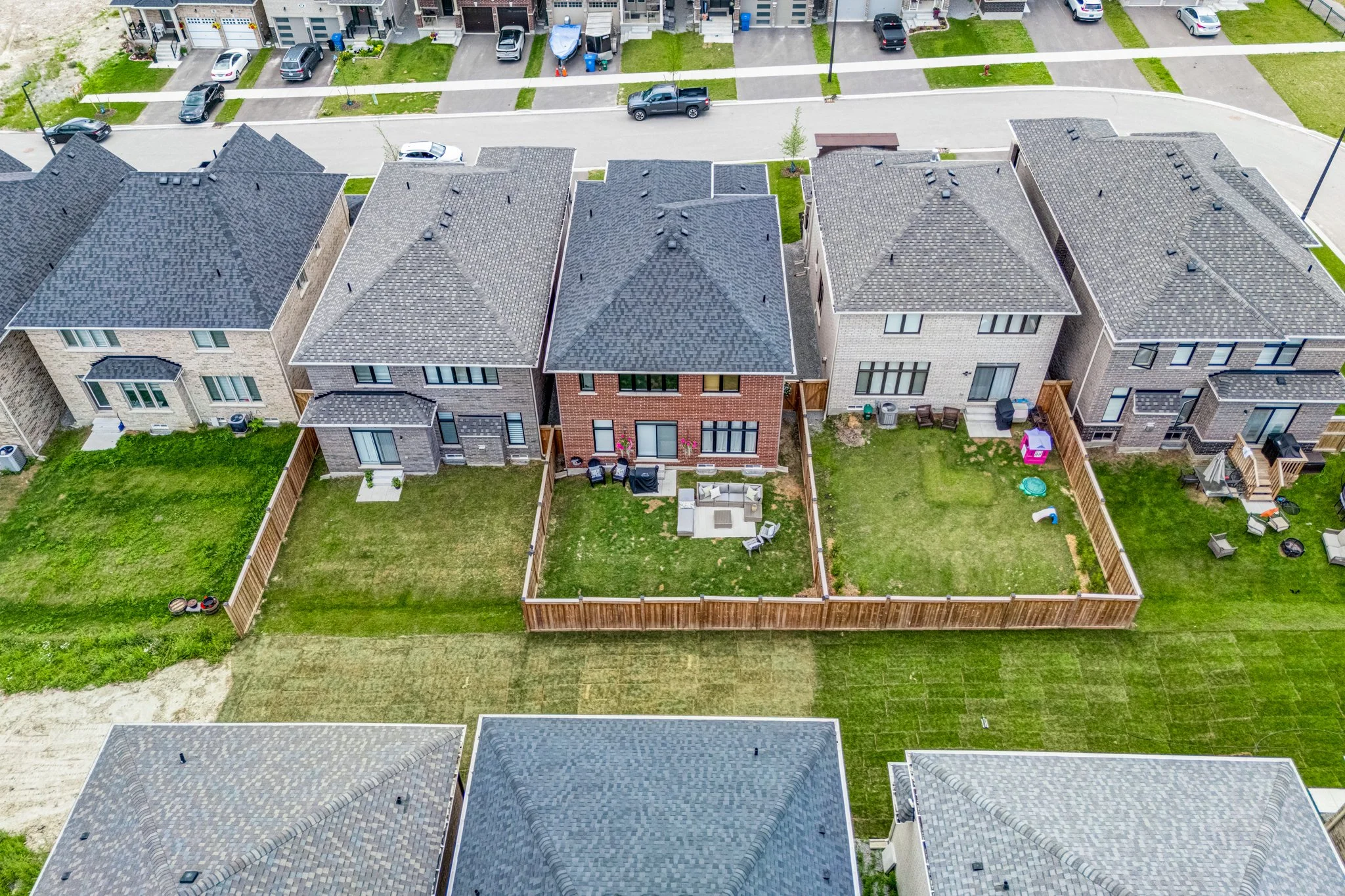 15-Ainslie-Hill-Crescent-Sutton-Web-MLS-21.jpg