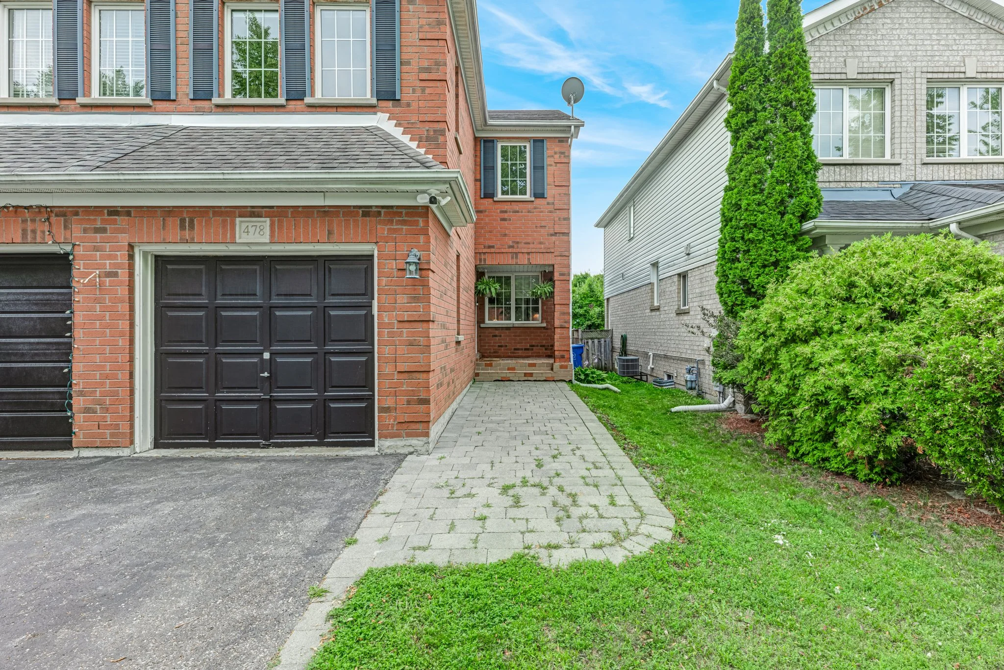 478-Heddle-Crescent-Newmarket-Web-MLS-4.jpg