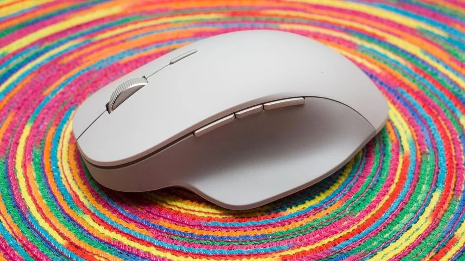 03-microsoft-surface-precision-mouse.jpg