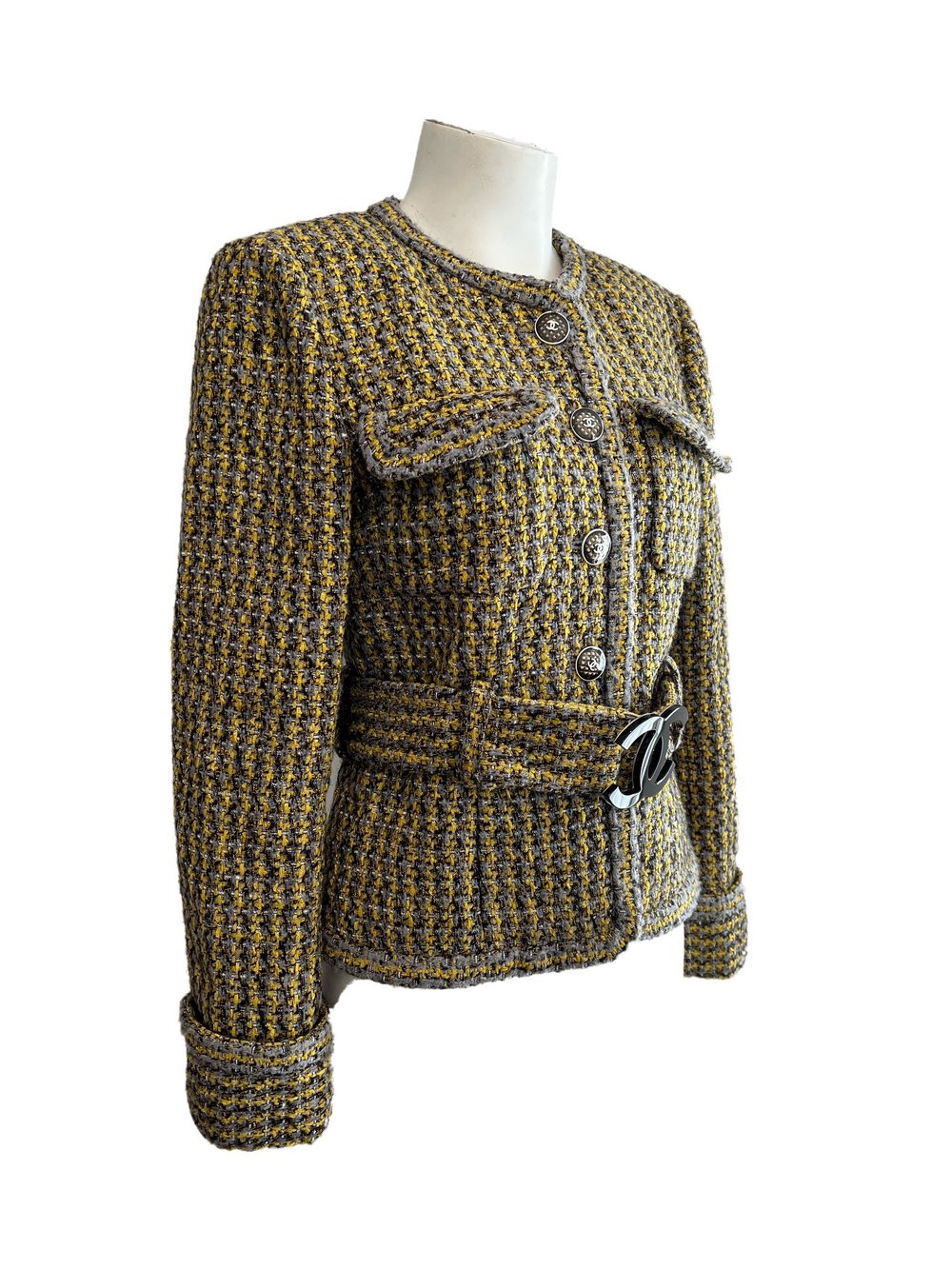 Tweed jacket Chanel Yellow size 38 FR in Tweed - 37463792