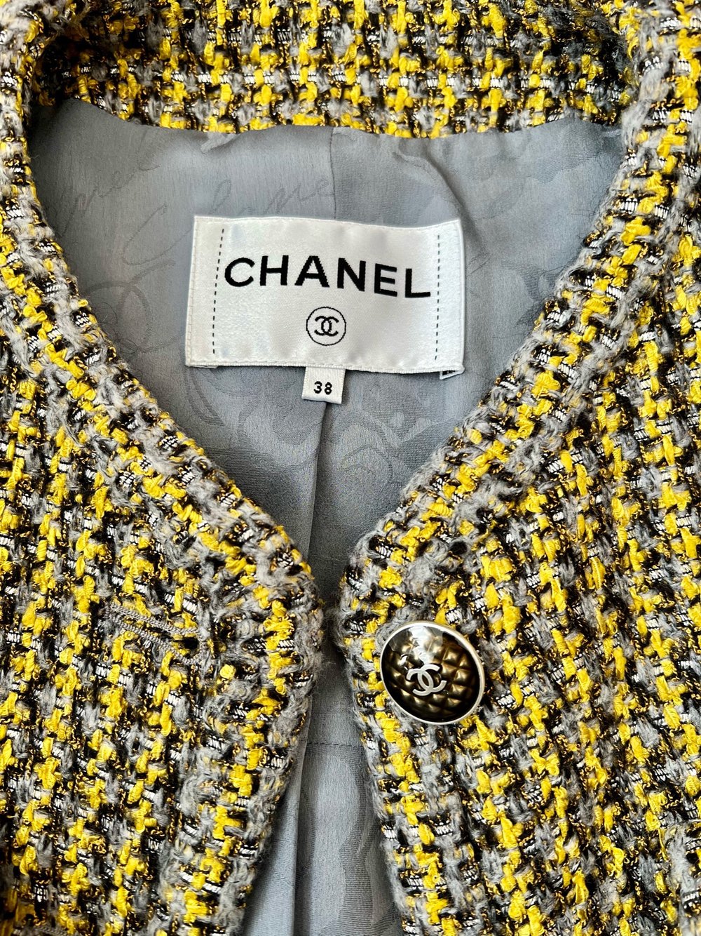 Tweed jacket Chanel Yellow size 38 FR in Tweed - 37463792