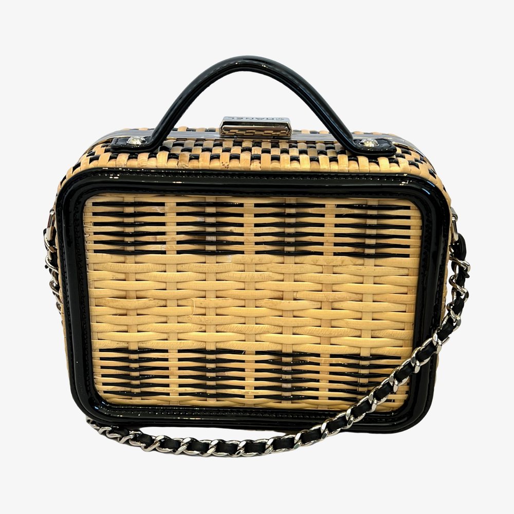 Chanel Rattan Vanity Handbag Spring 2019 Collection — Socialite Auctions