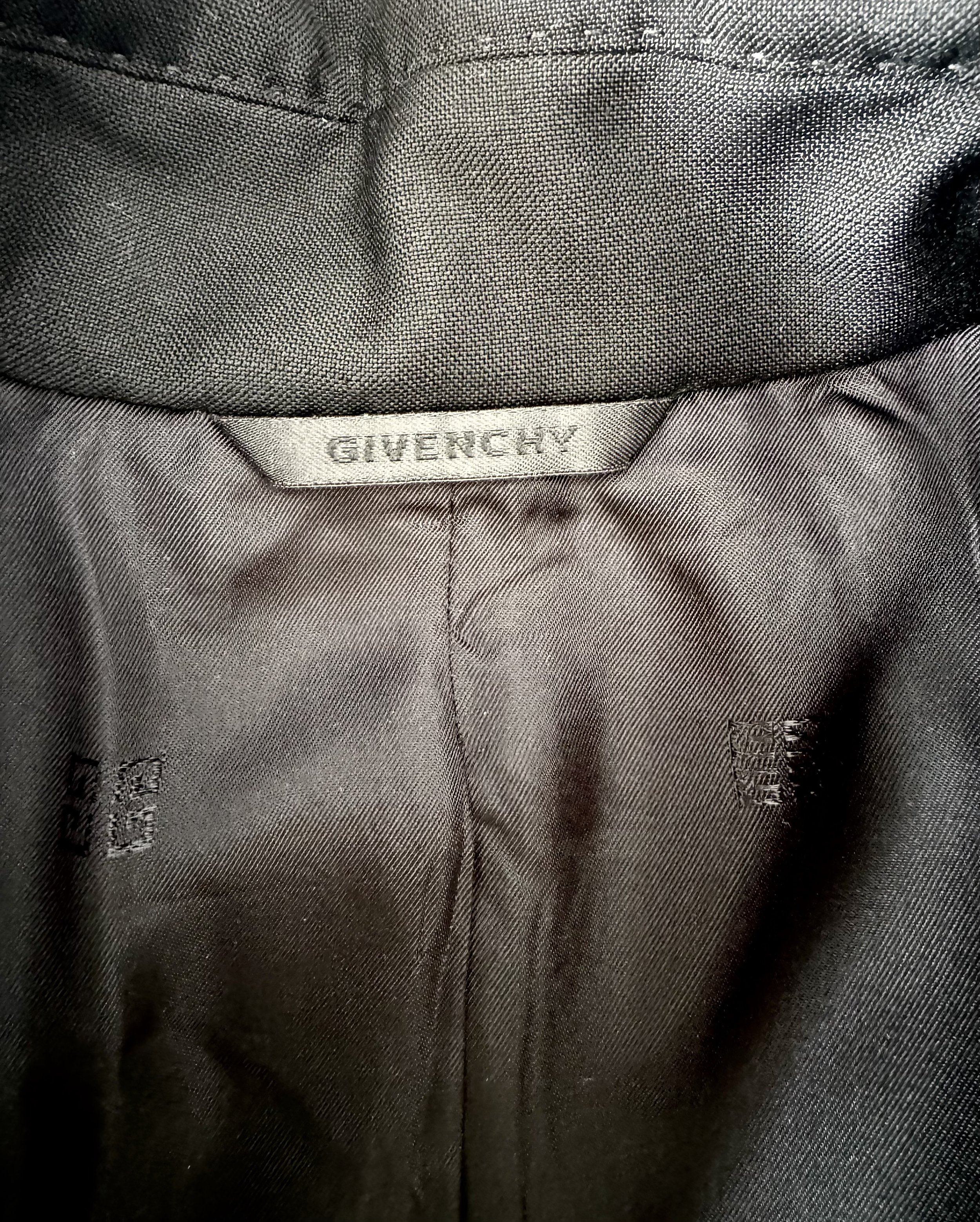 Givenchy Label.jpg