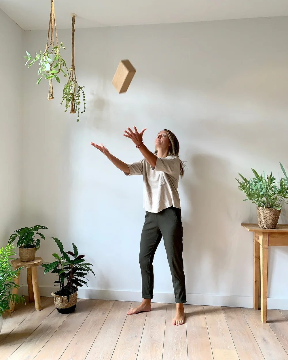 Vaak hoor ik dat mensen wel weten dat yoga goed voor zou zijn, ze willen het ook wel, maar &hellip; Dan volgen redenen waarom het ze niet lukt. Vari&euml;rend&nbsp;van &ldquo;ik heb geen goede plek&rdquo; en &ldquo;ik maak maar geen tijd vrij&rdquo; 