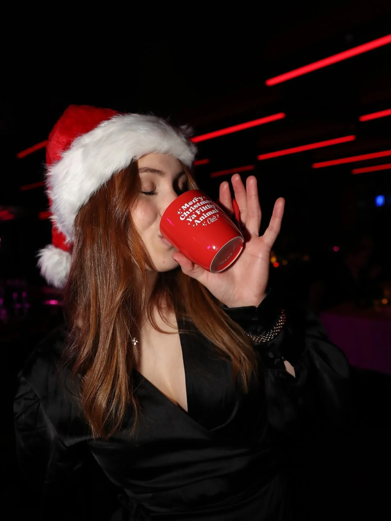 GOD (tidig) JUL &ouml;nskar vi p&aring; CR till v&aring;ra &auml;lsklings-g&auml;ster!!!🎅🏼💕🥂 Denna veckan ses vi f&ouml;r att fira torsdag, fredag OCH l&ouml;rdag!!! We can&rsquo;t wait!! 😛

25e - HEMV&Auml;NDARFESTEN 🎄 
26e - Friday @ CR 💕 
2