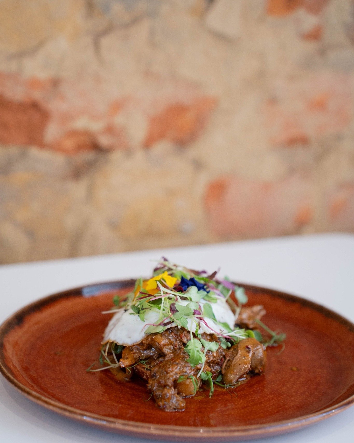 Find a spot where the food looks so good it stops you mid-sentence, makes your heart do a little happy dance, and leaves your soul feeling full in all the right ways.

Visit us at Lounah this weekend
501 on Main Rd, Paarl 

#lounahcafe #food #lovefor