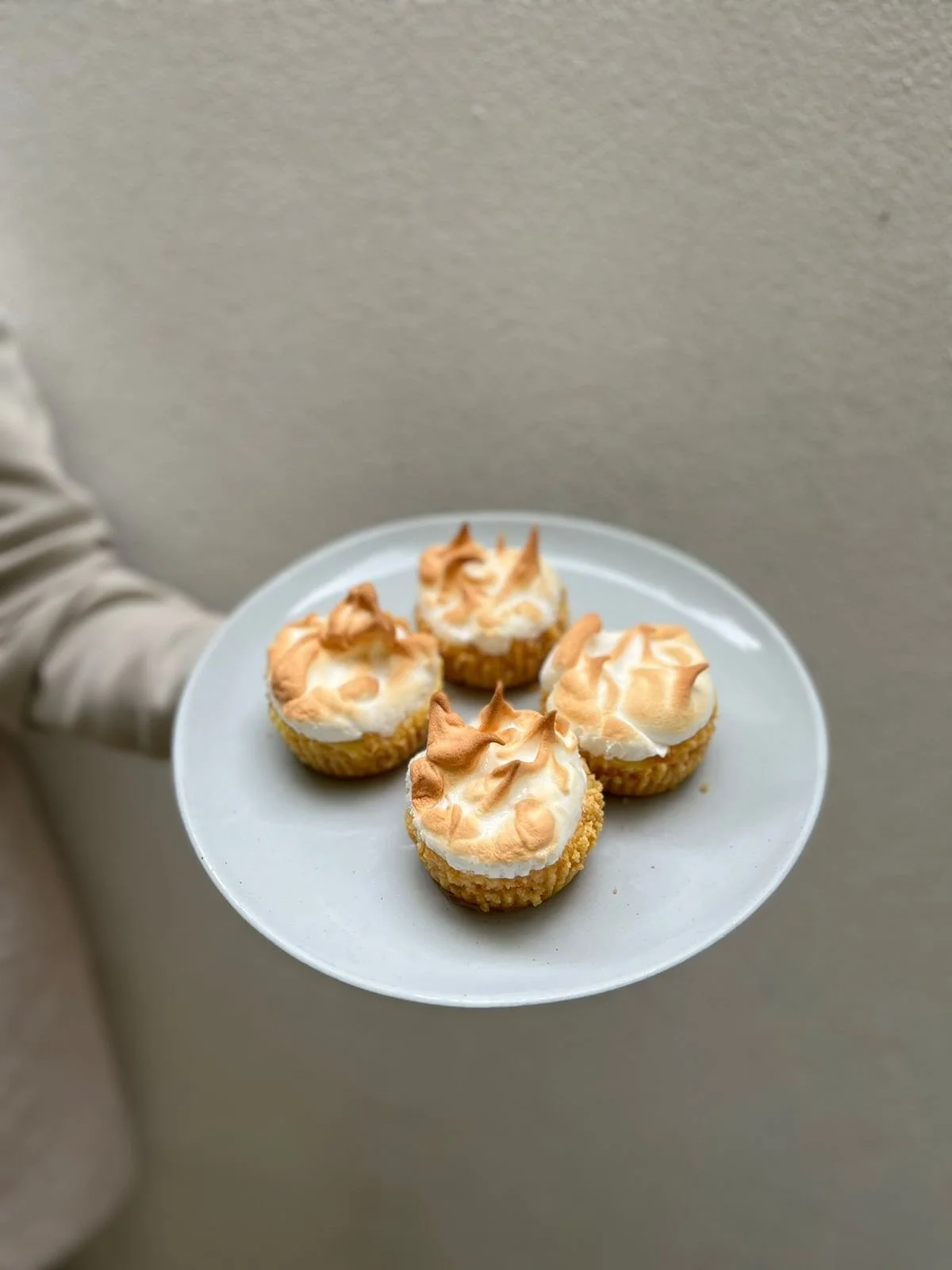 Fresh. Zesty. Irresistible. 🍋
Our brand-new lemon meringue tartlets have just landed at Lounah Caf&eacute; only R45 each!

Come grab one and while you at it , don&rsquo;t forget the coffee to match☕️

These new tartlets are the treats you definitely