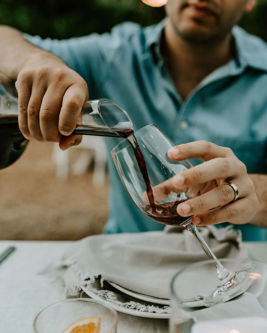 Pouring joy, one glass at a time.🍷
Lunch at Lounah means more than a meal,  it&rsquo;s a chance to sip, savour, and relax away from the noise.