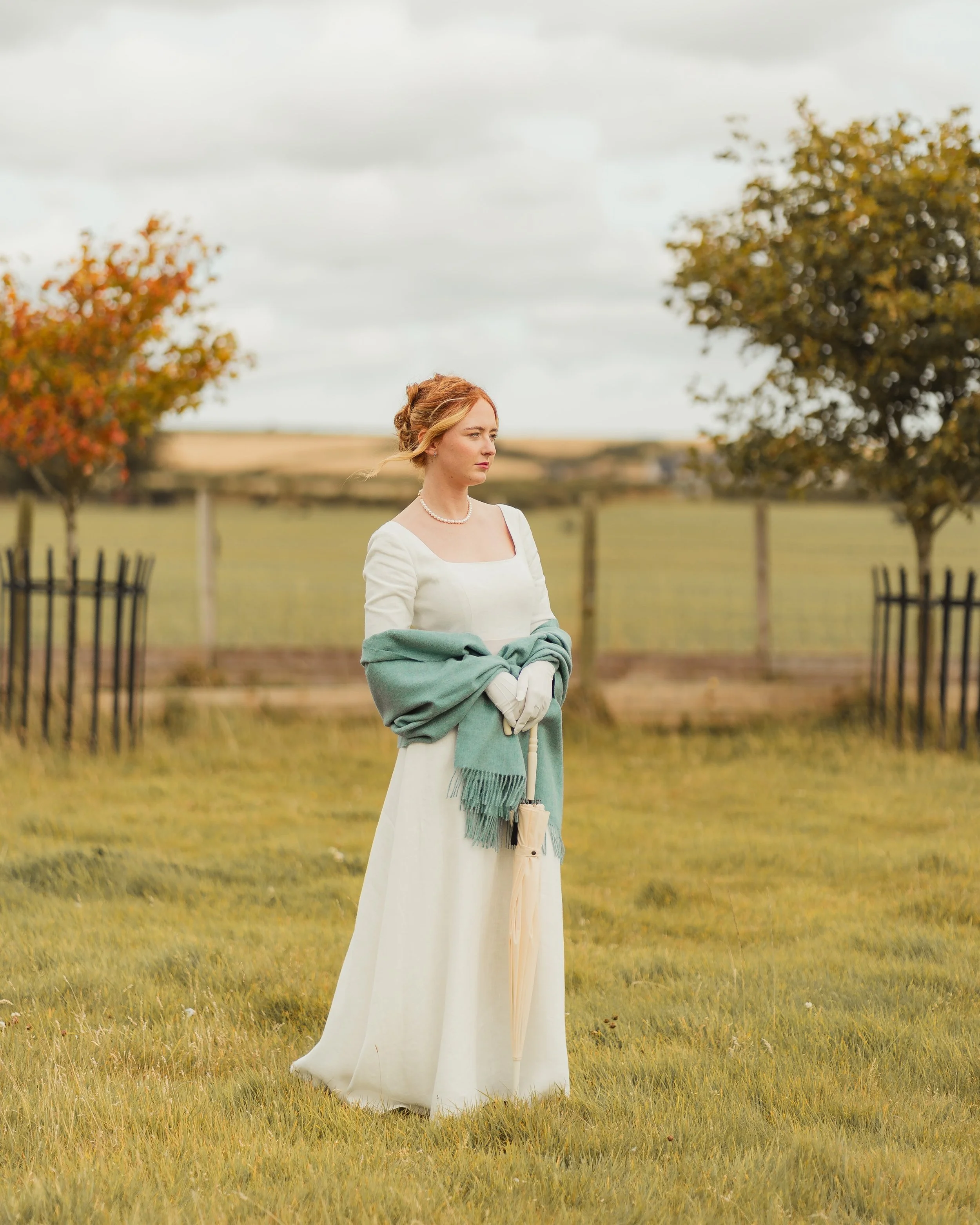 Step into a world of literary romance in our Austen dress in off-white linen. 🤍

Complete the look with our satin pin-tuck gloves and a dusky blue wrap, woven from the softness of our own Ouessant wool and mohair.

Inspired by the timeless elegance 