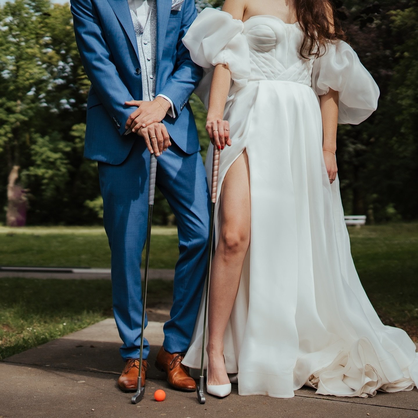 Let&rsquo;s play ⛳️🥰 Ich liebe eure Kennenlern &amp; Date-Stories&hellip; Und wie cool, wenn man ein After-Wedding-Shooting beim gemeinsamen Hobby macht?! #badnauheimgolf #minigolfhochzeit #friedberg #fotografbadnauheim #hochzeitbadnauheim