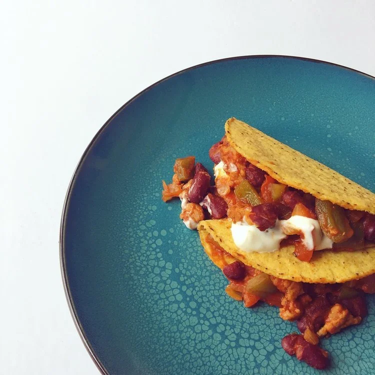 Mexicaanse taco’s met kipgehakt en pittige groene peper.